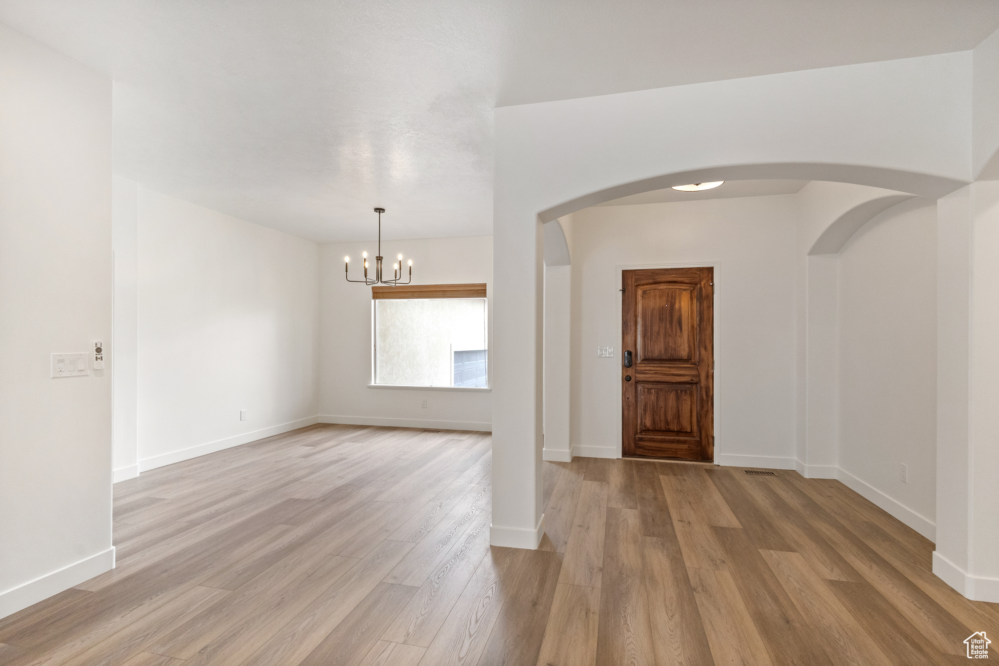 9226 N MOUNT AIREY DR