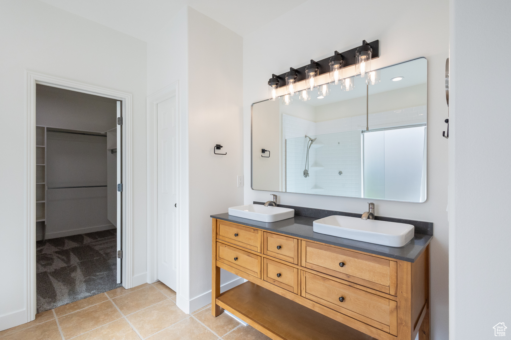 9226 N MOUNT AIREY DR