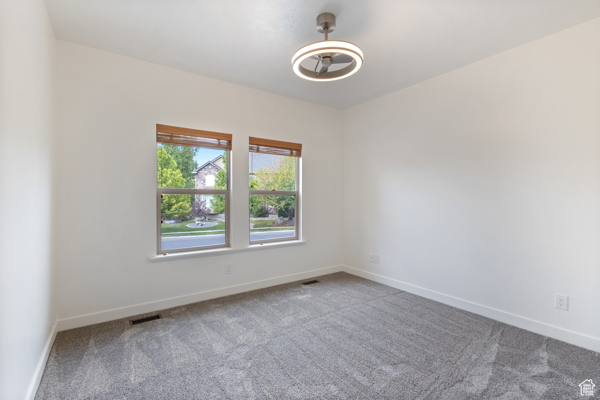 9226 N MOUNT AIREY DR