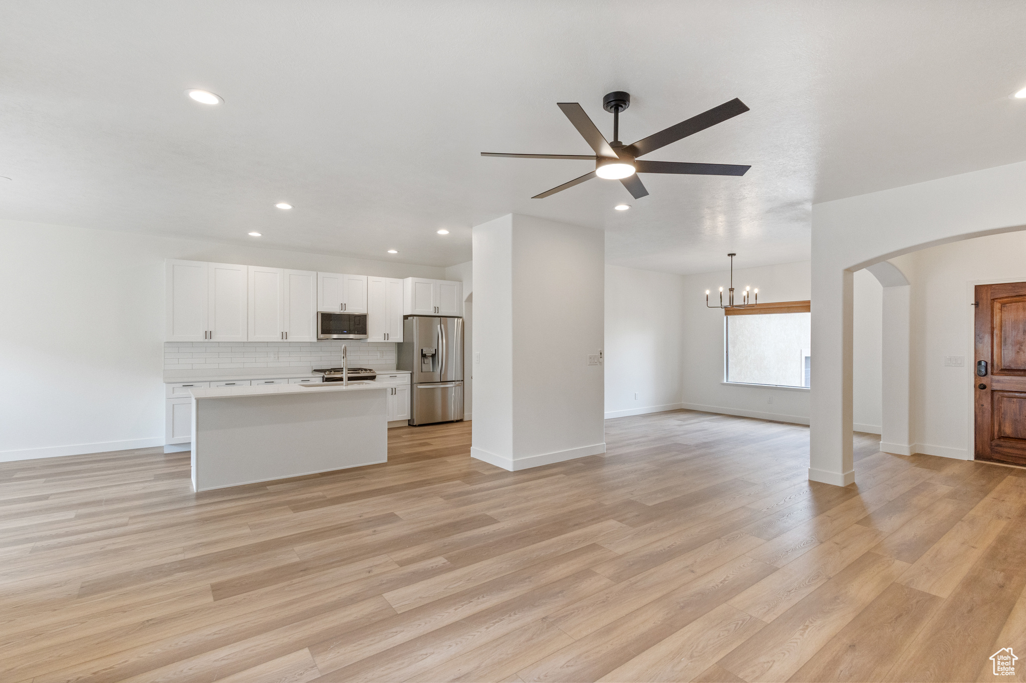 9226 N MOUNT AIREY DR