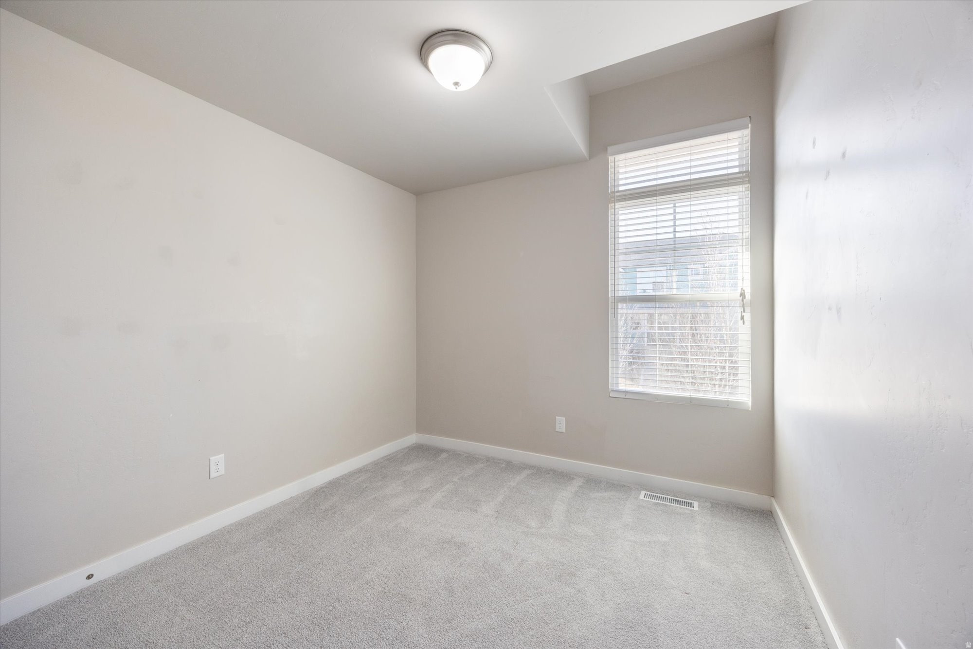 10363 S SILVER MINE RD