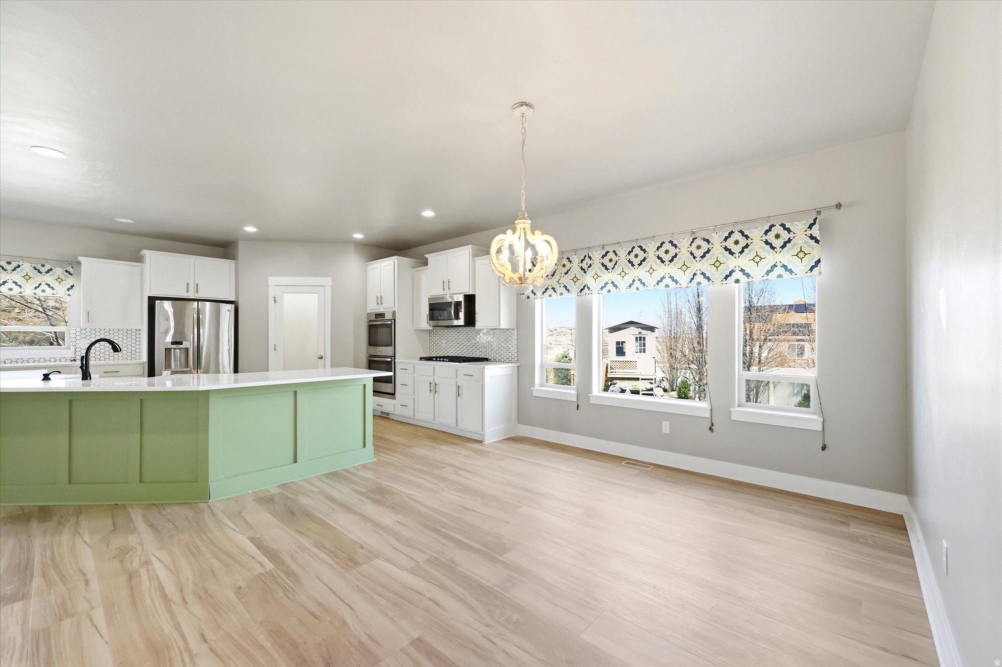 15198 S MULE TRAIN DR