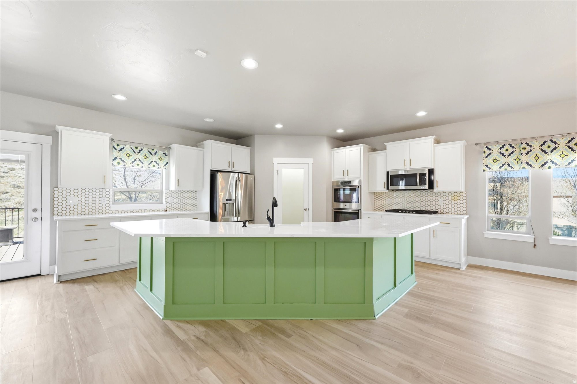 15198 S MULE TRAIN DR