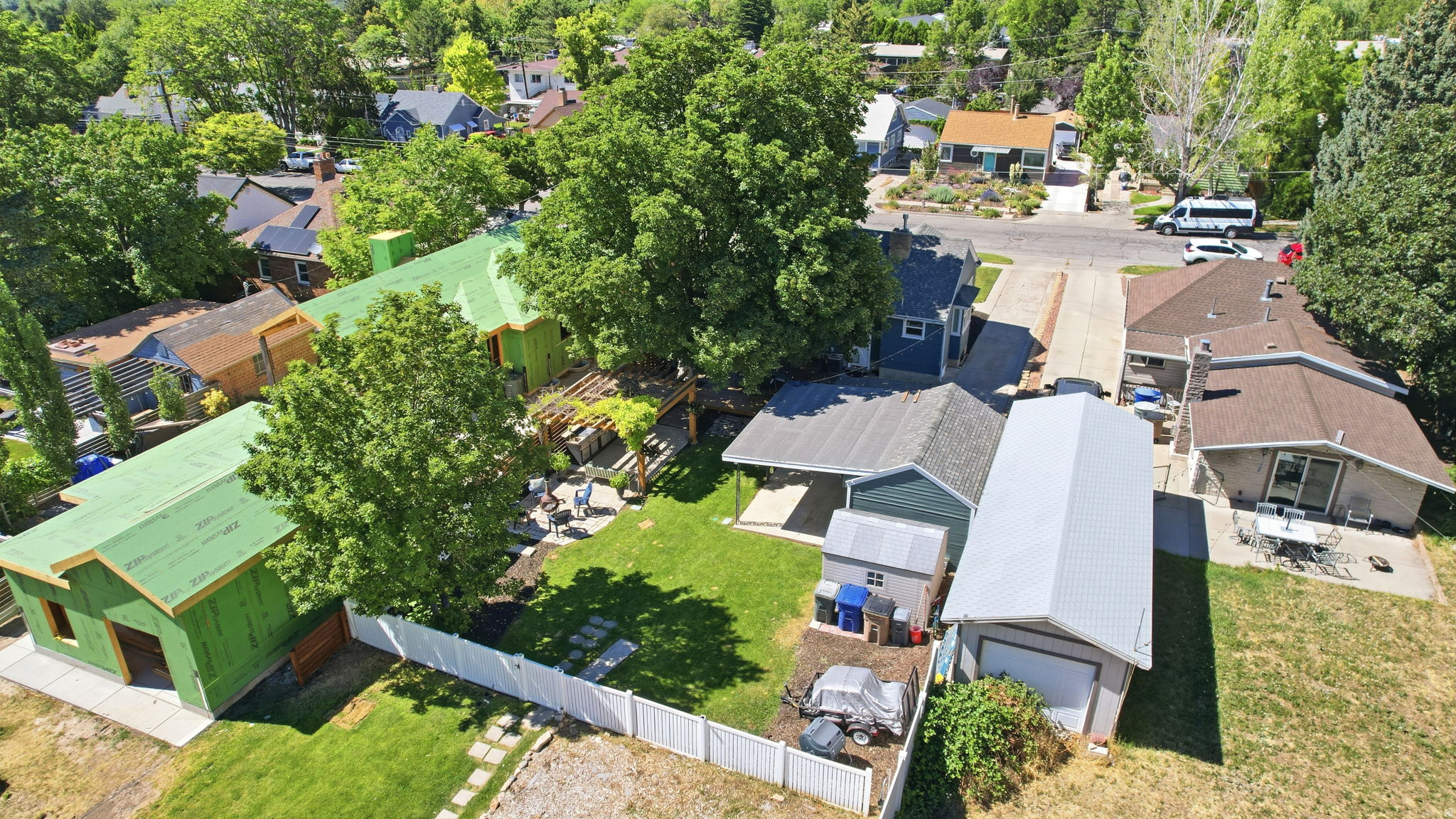 1200 E CHARLTON AVE