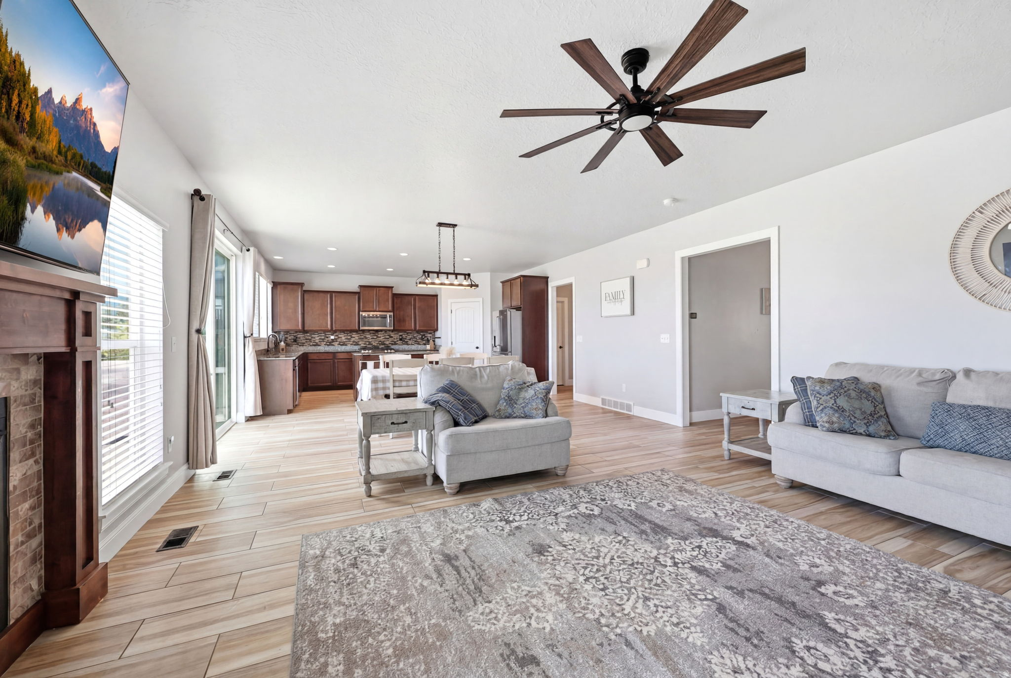 6497 W SUNNY MAPLE WAY