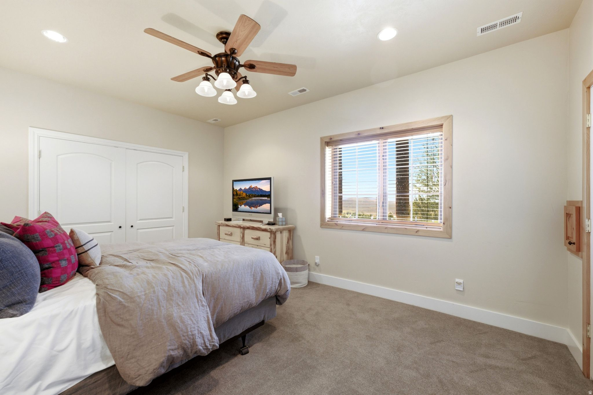 2449 S PAINT BRUSH DR
