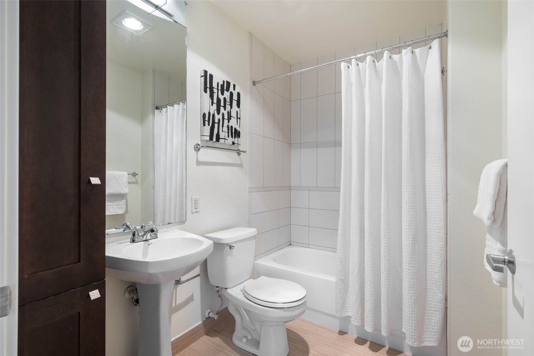 1610 Belmont Avenue Unit: 404