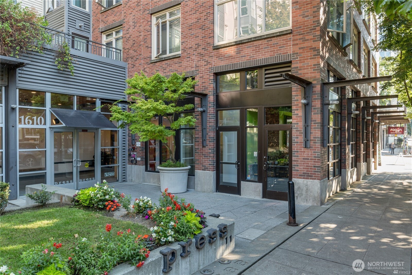 1610 Belmont Avenue Unit: 404