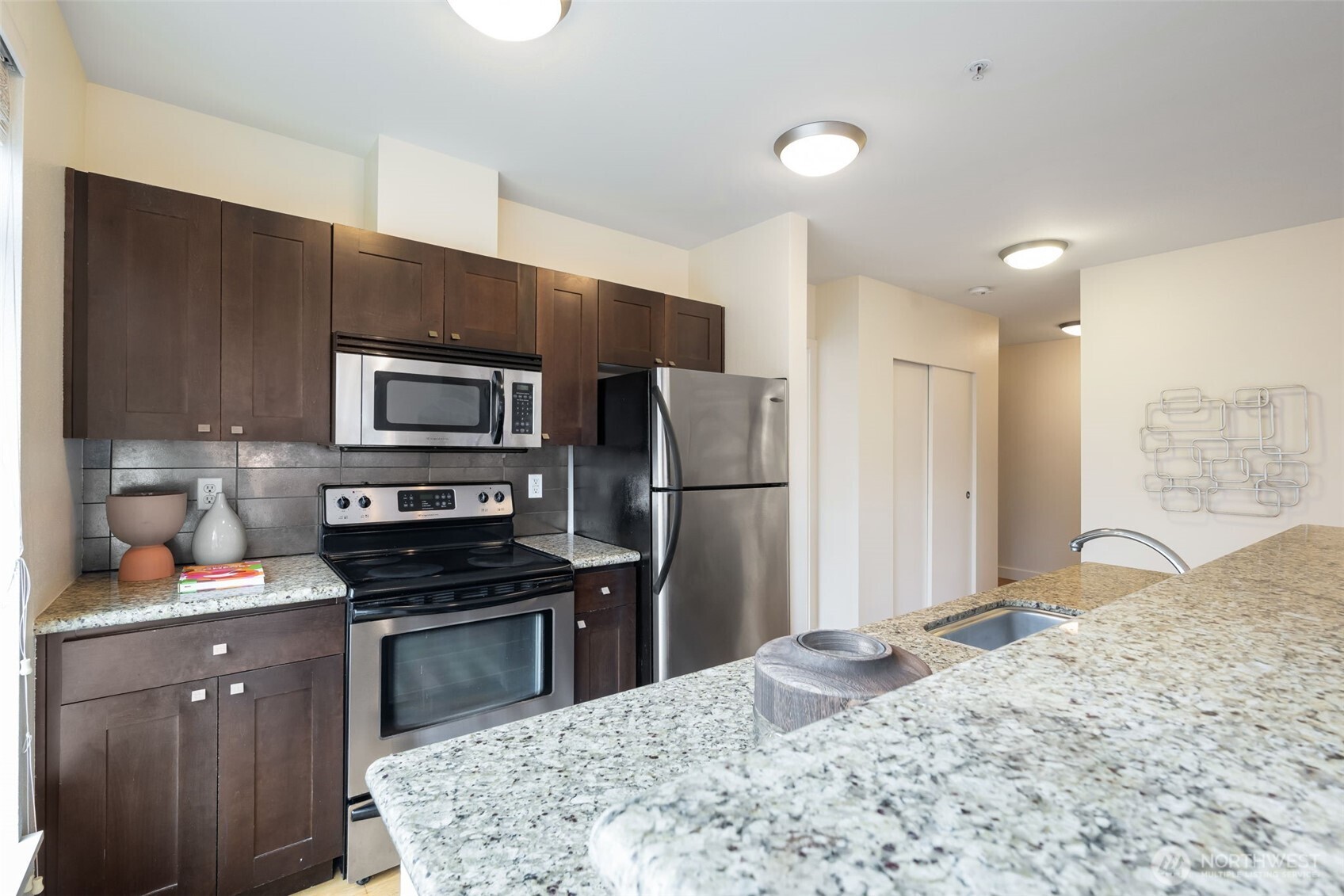 1610 Belmont Avenue Unit: 404