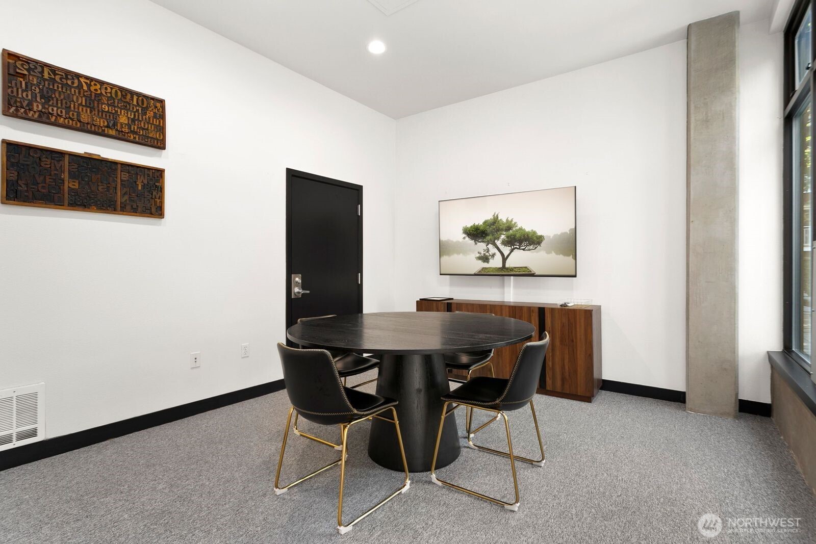 1610 Belmont Avenue Unit: 404
