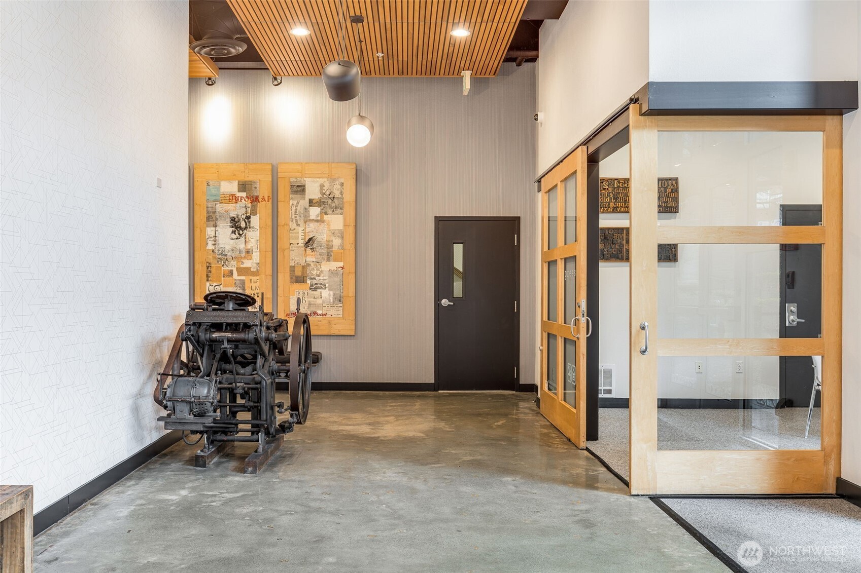 1610 Belmont Avenue Unit: 404