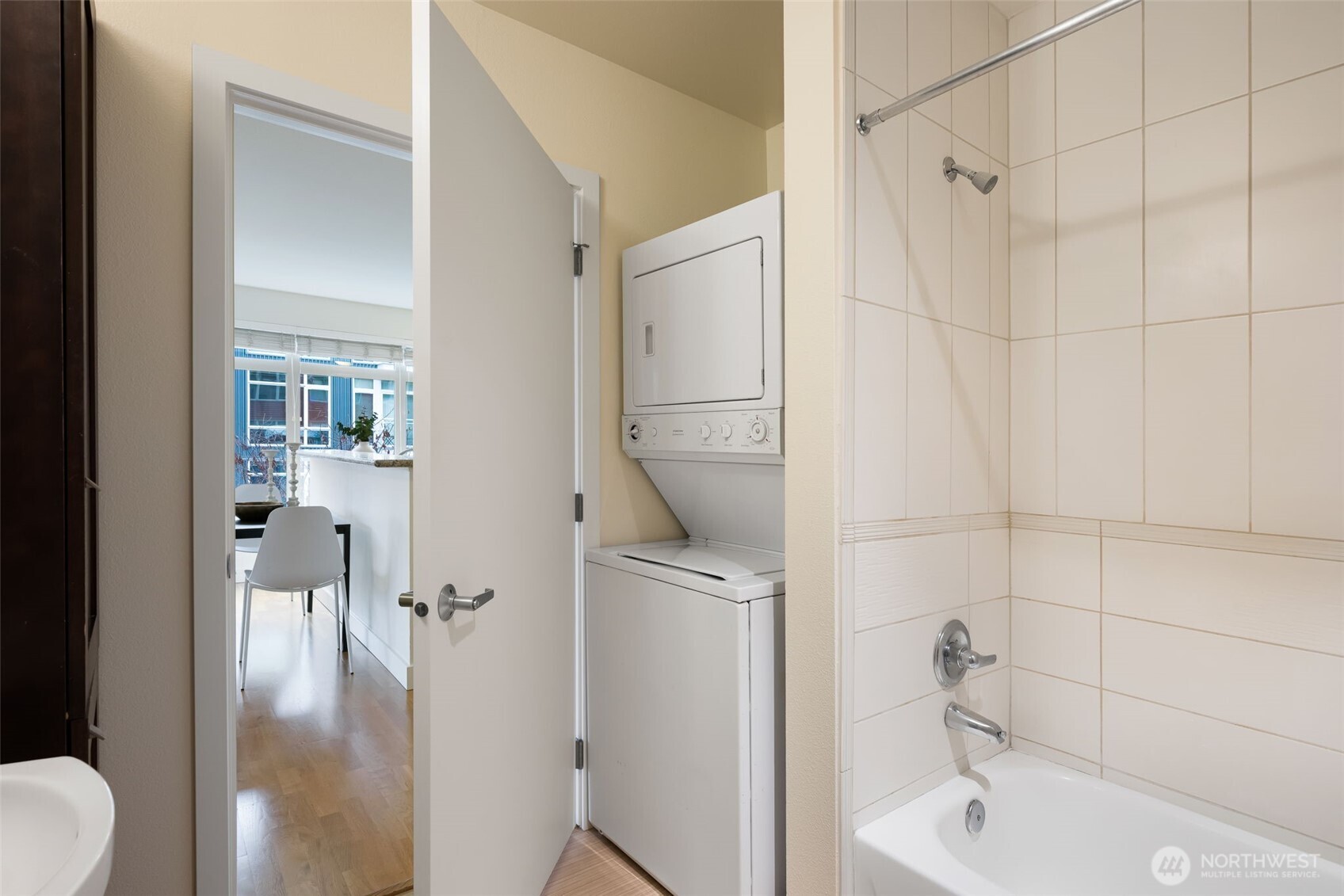1610 Belmont Avenue Unit: 404