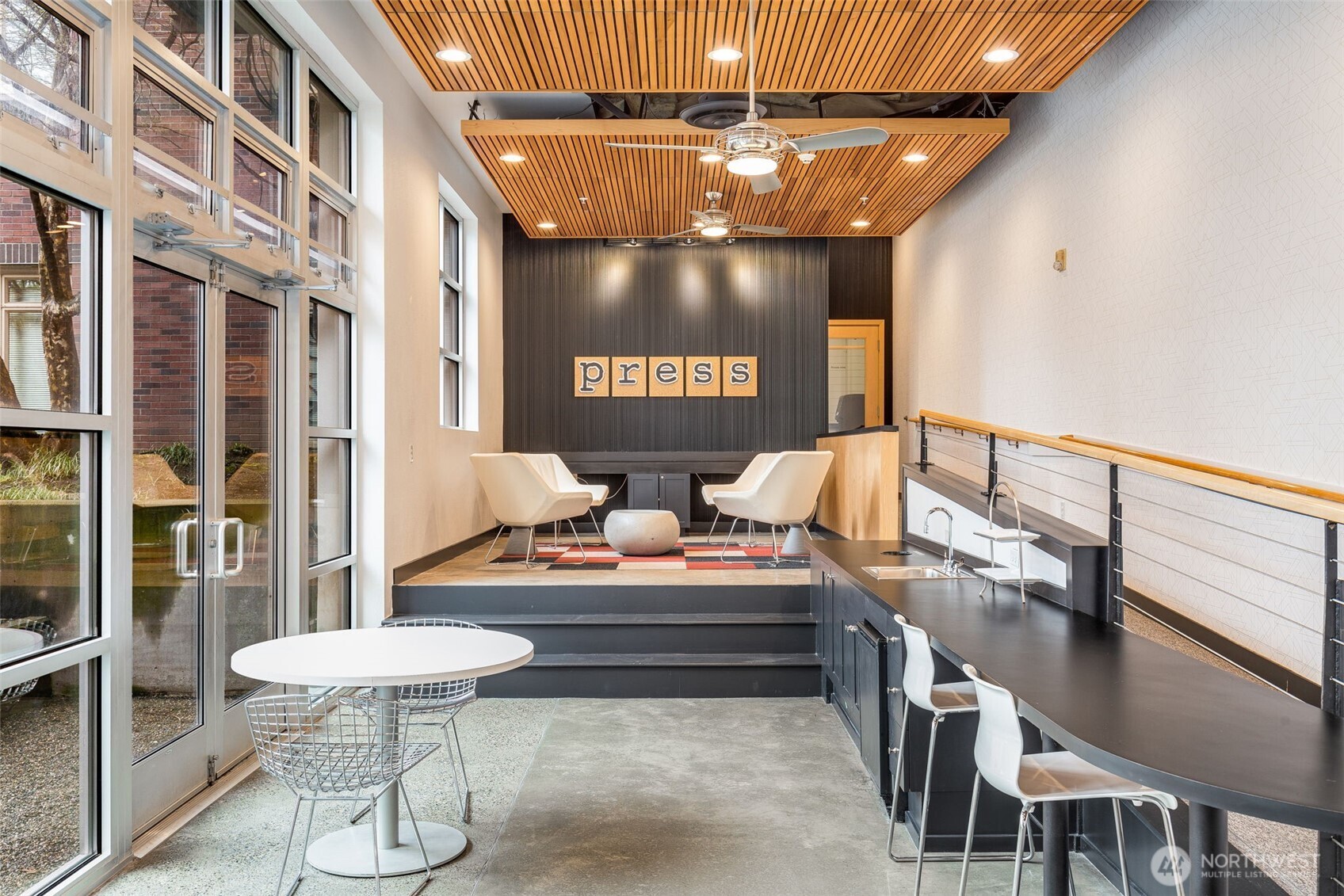 1610 Belmont Avenue Unit: 404
