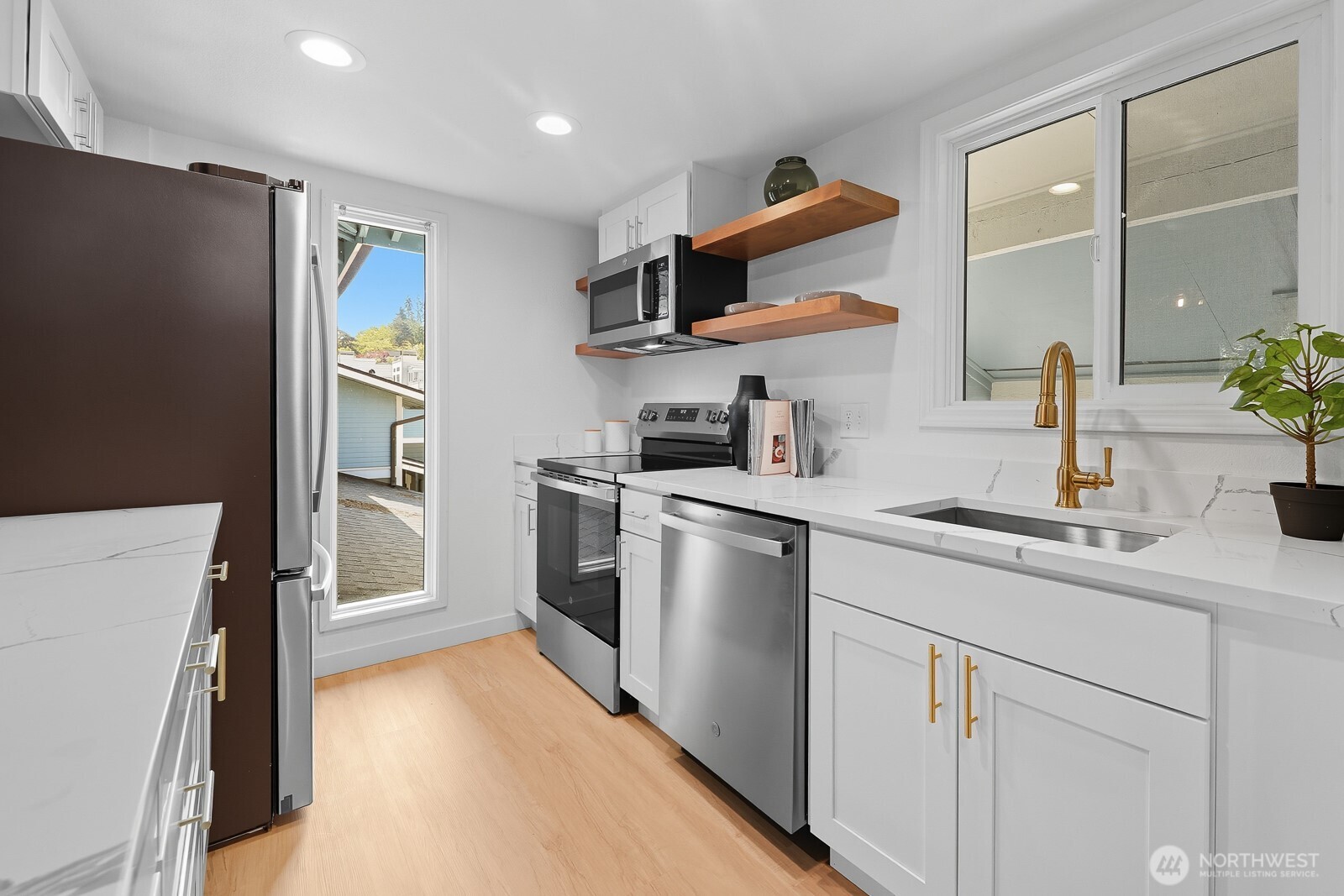 7573 Old Redmond Road Unit: 12