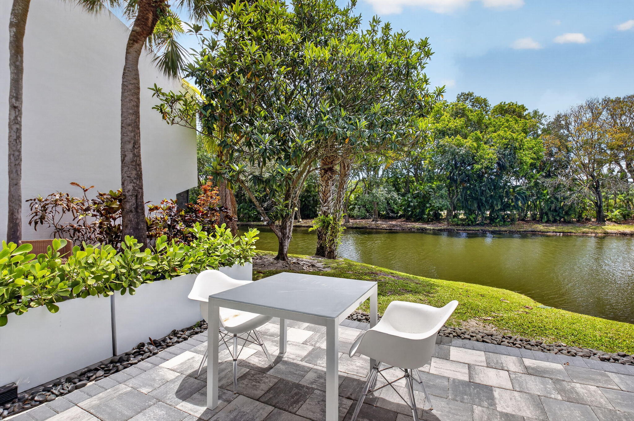 3708 Bridgewood Drive