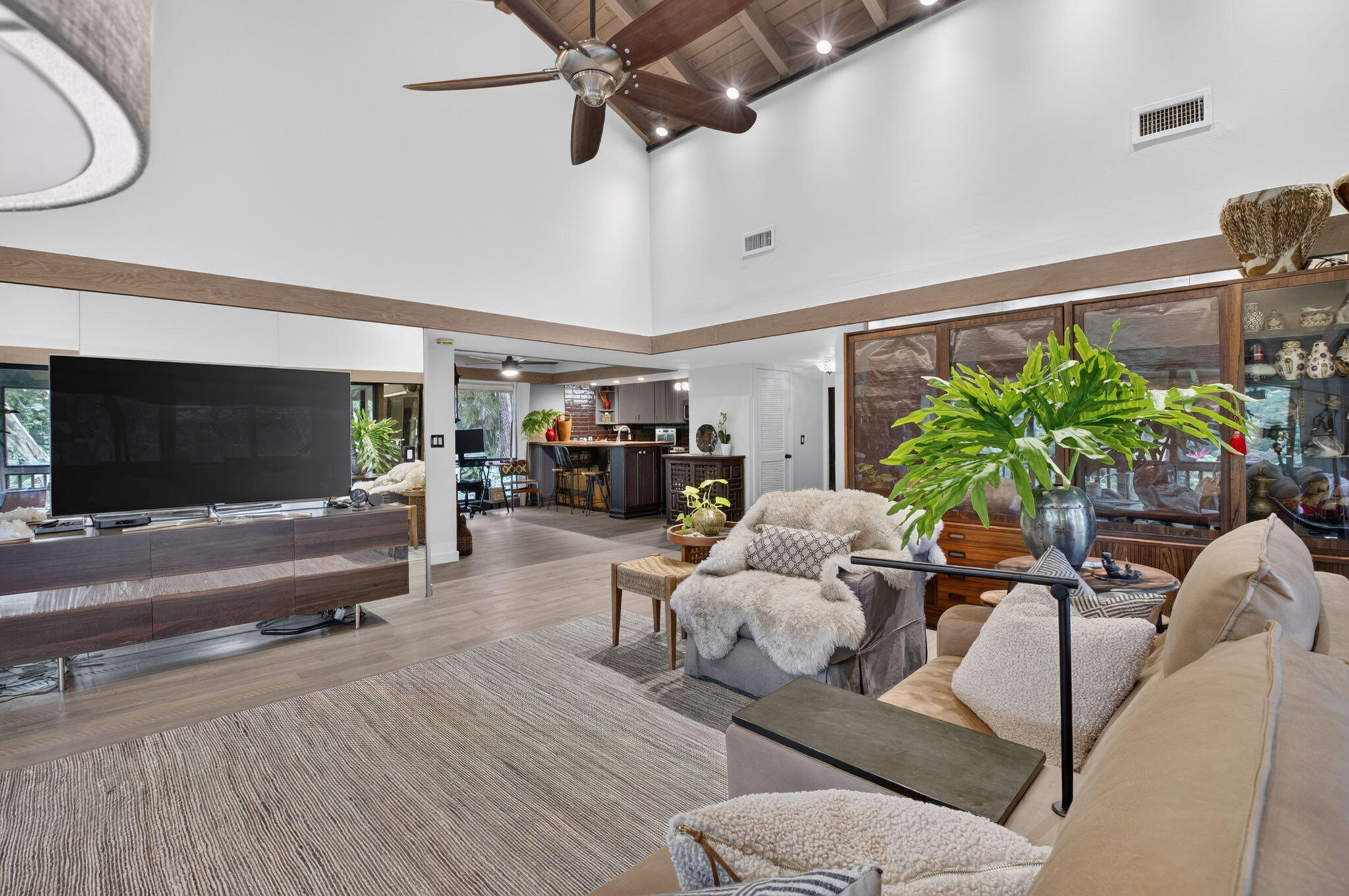 6957 Rain Forest Drive E 4 U
