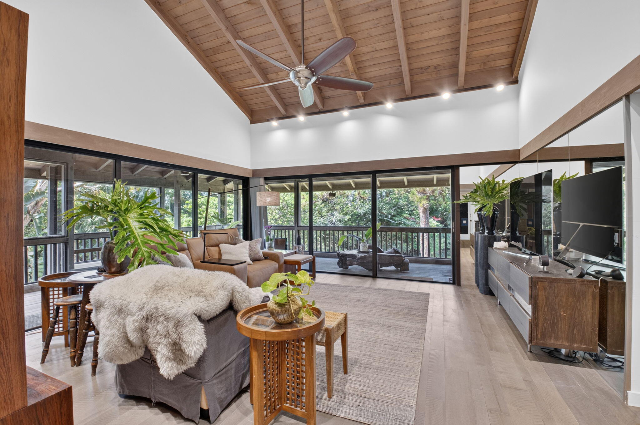6957 Rain Forest Drive E 4 U