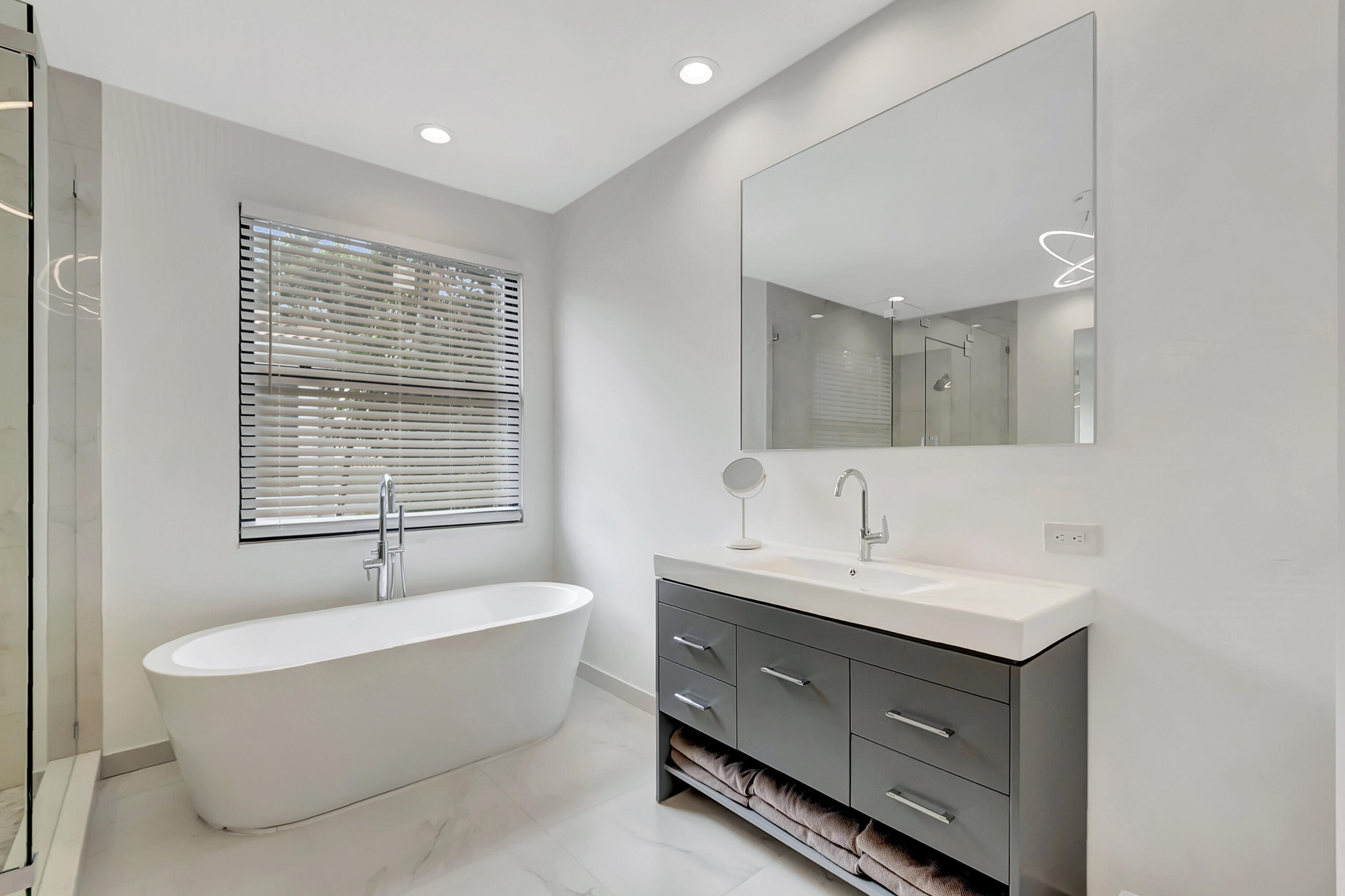 4290 NW 66th Drive