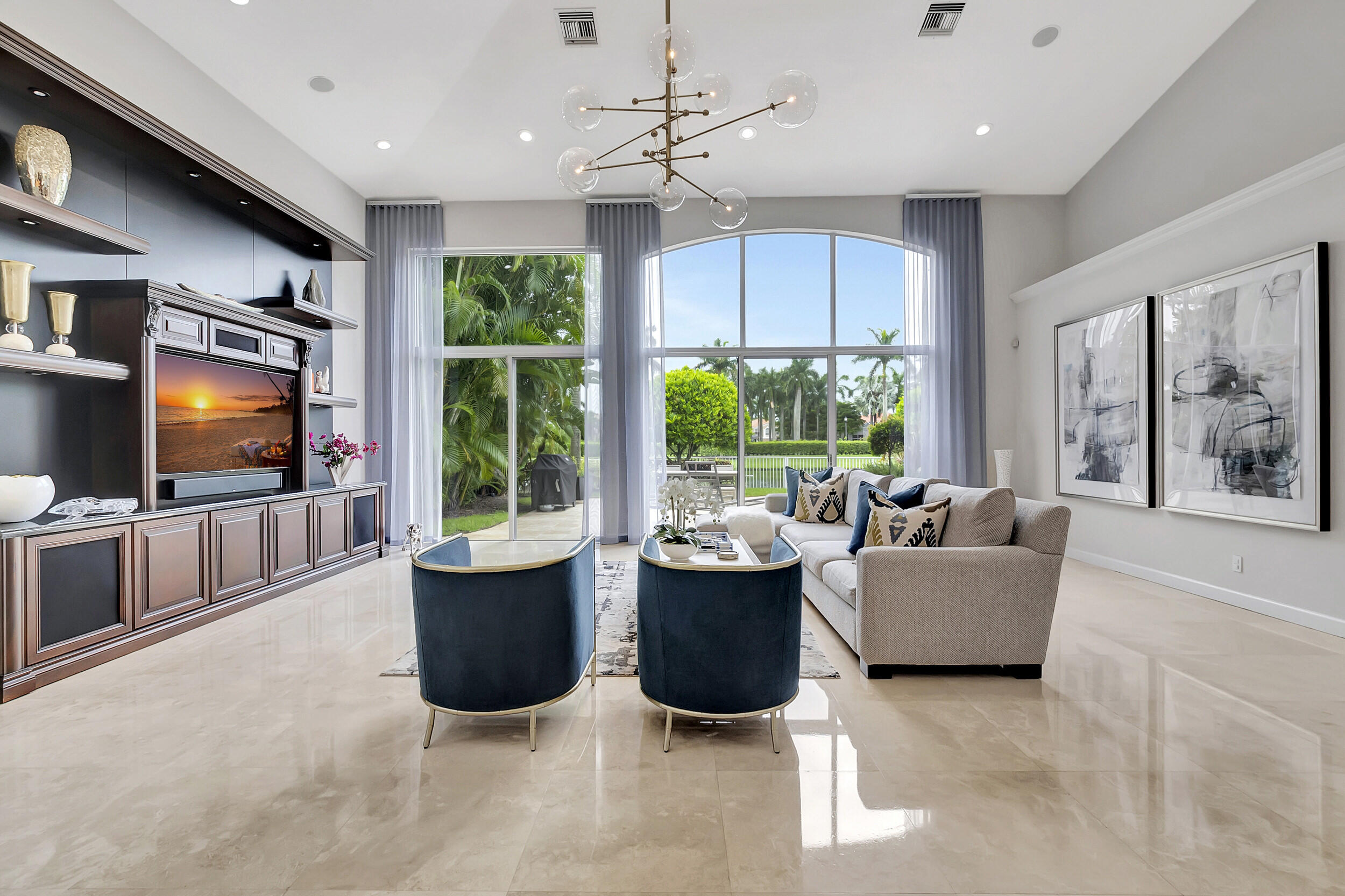 4085 Avalon Pointe Drive