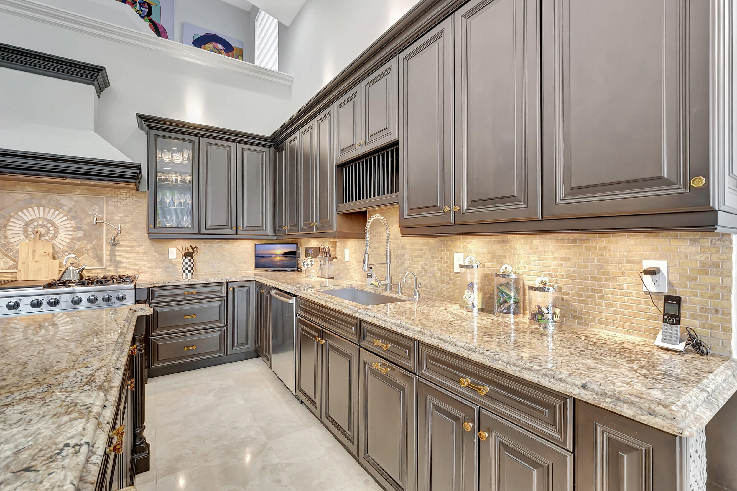 4085 Avalon Pointe Drive