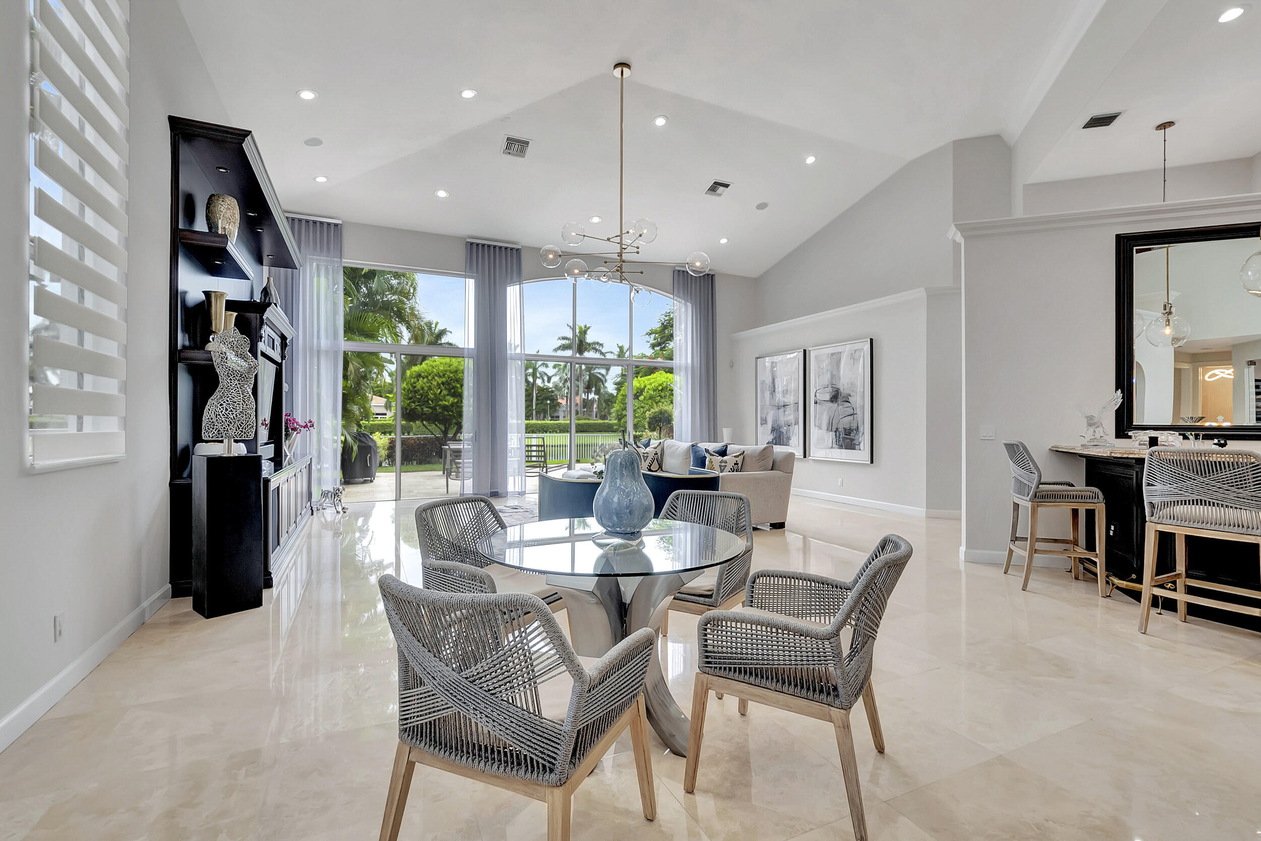 4085 Avalon Pointe Drive