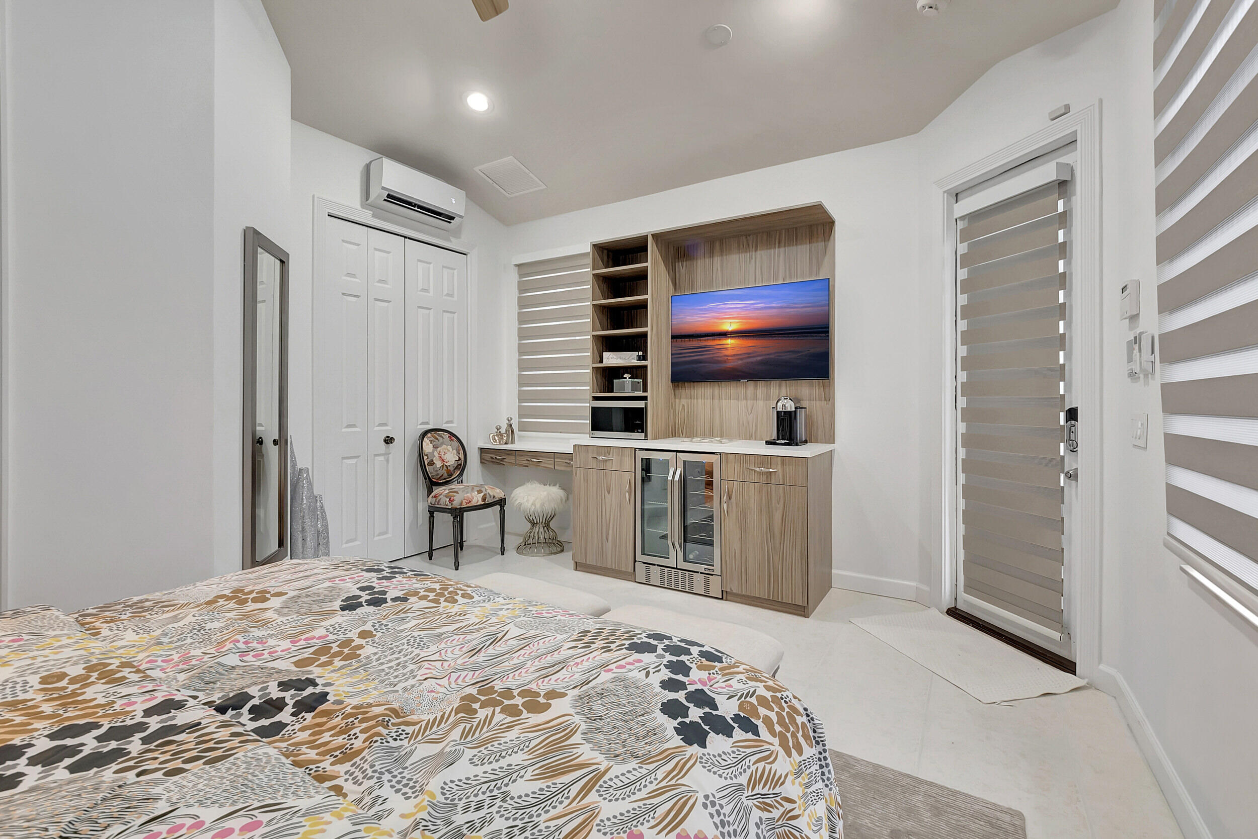 4085 Avalon Pointe Drive