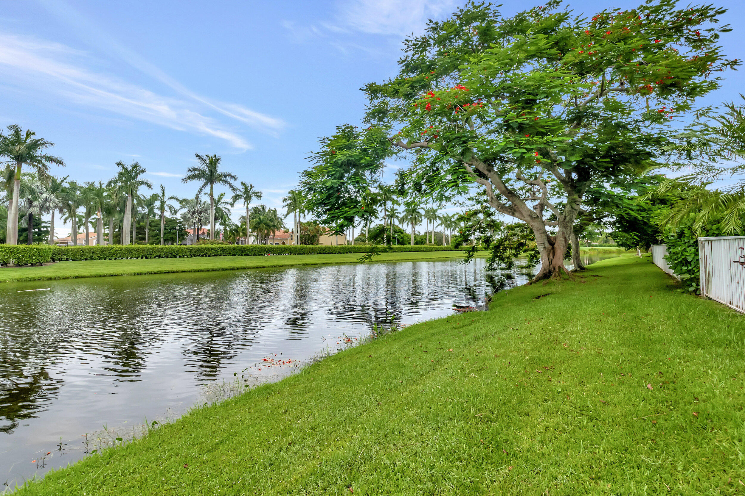 4085 Avalon Pointe Drive