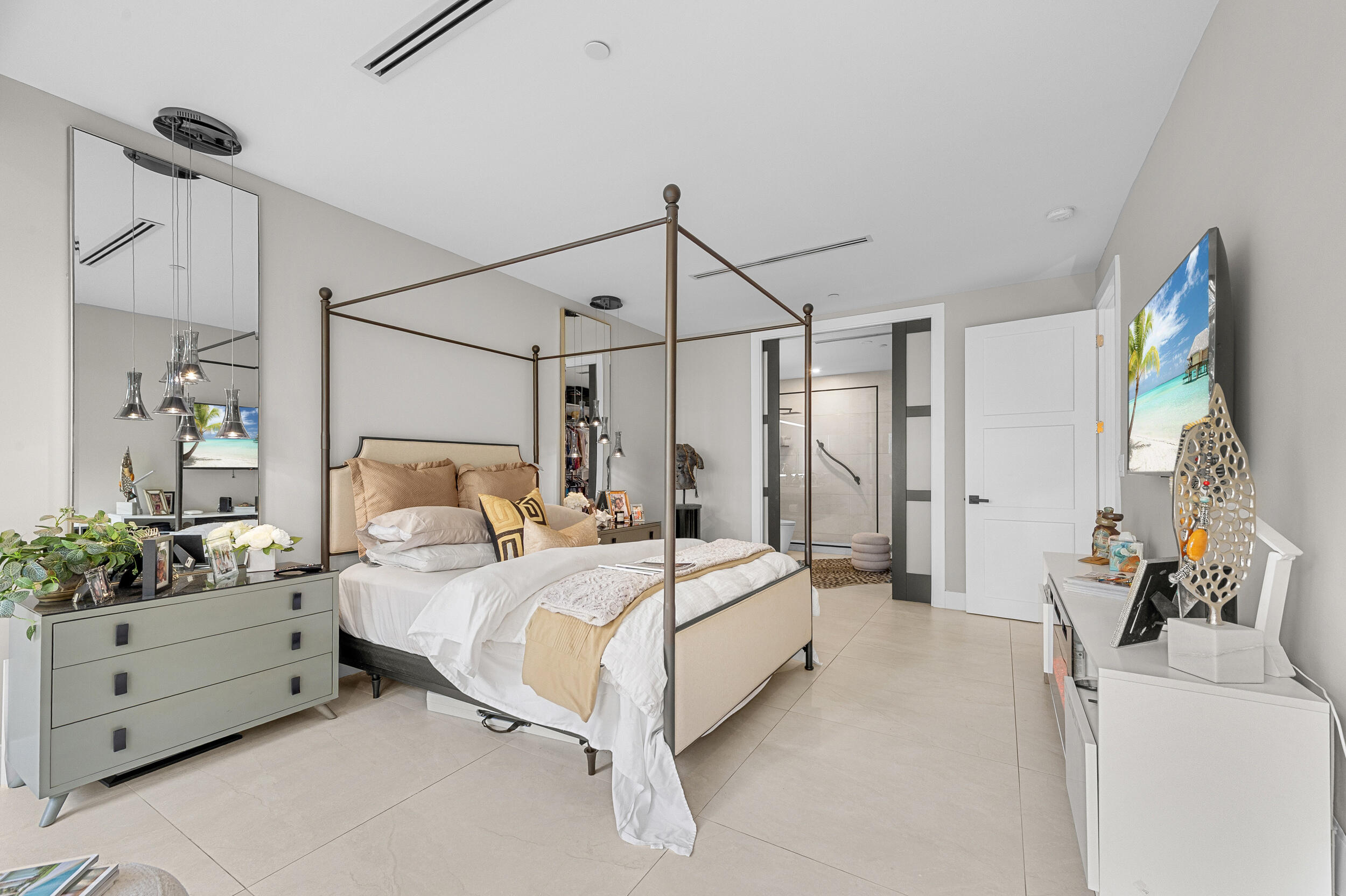 7819 Lakeside Boulevard 814