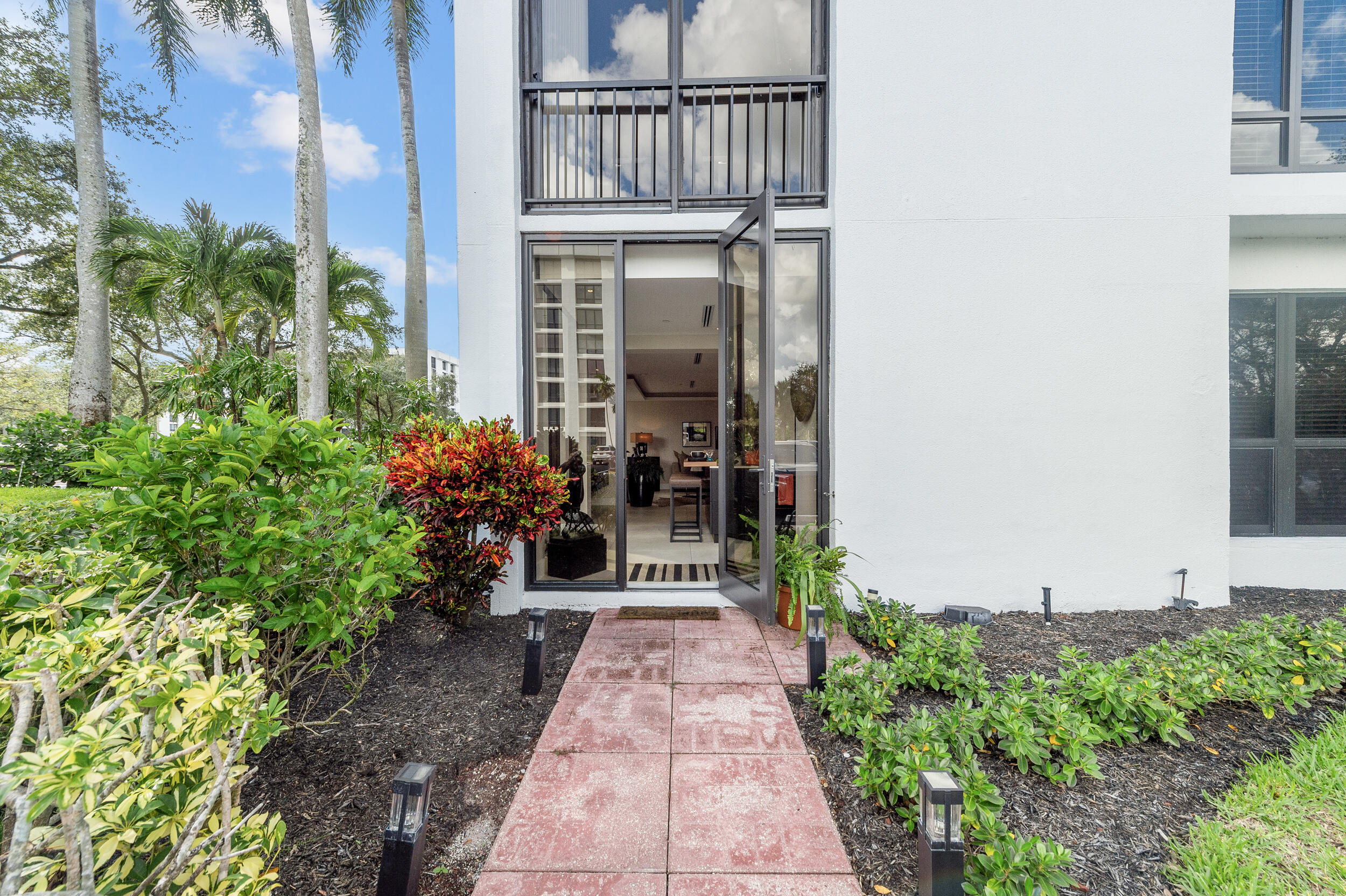 7819 Lakeside Boulevard 814