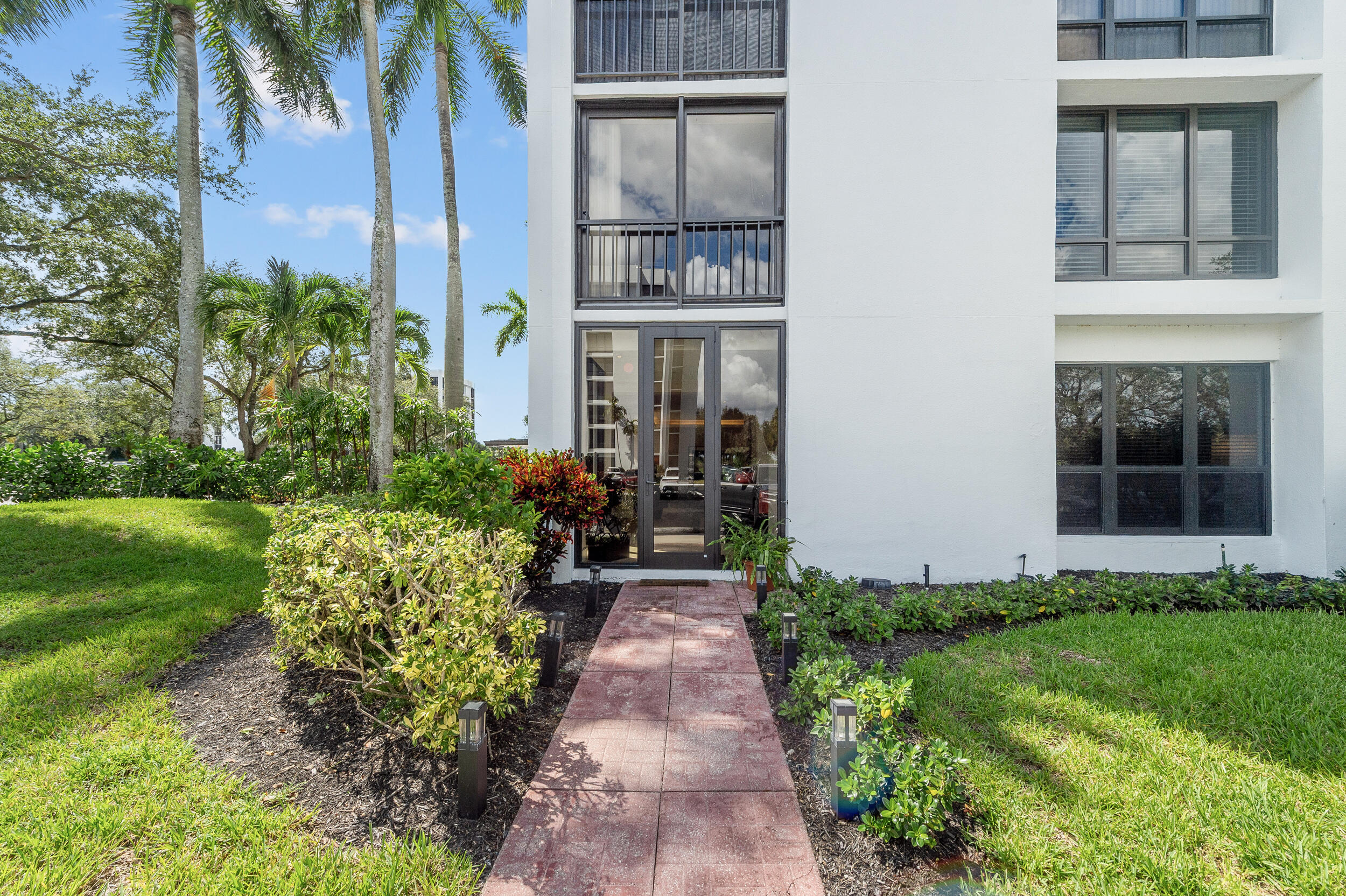 7819 Lakeside Boulevard 814
