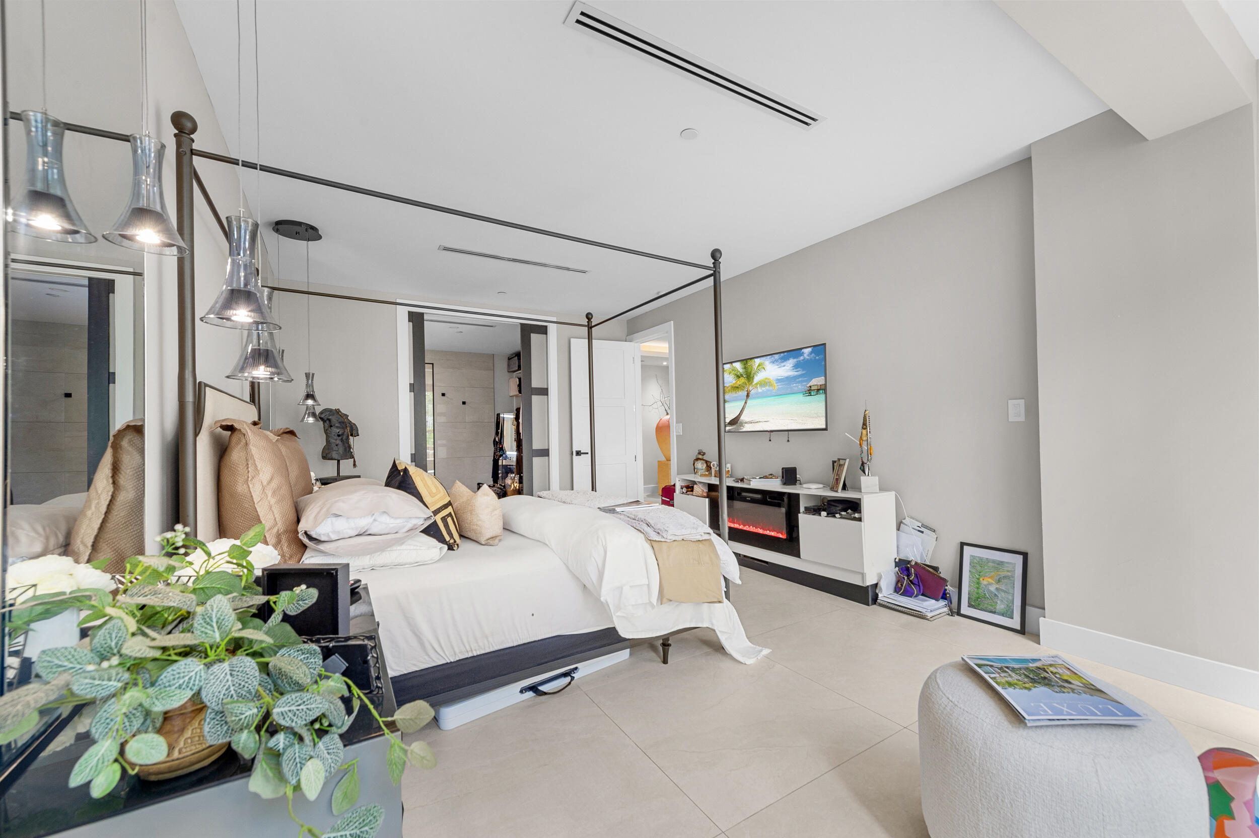 7819 Lakeside Boulevard 814