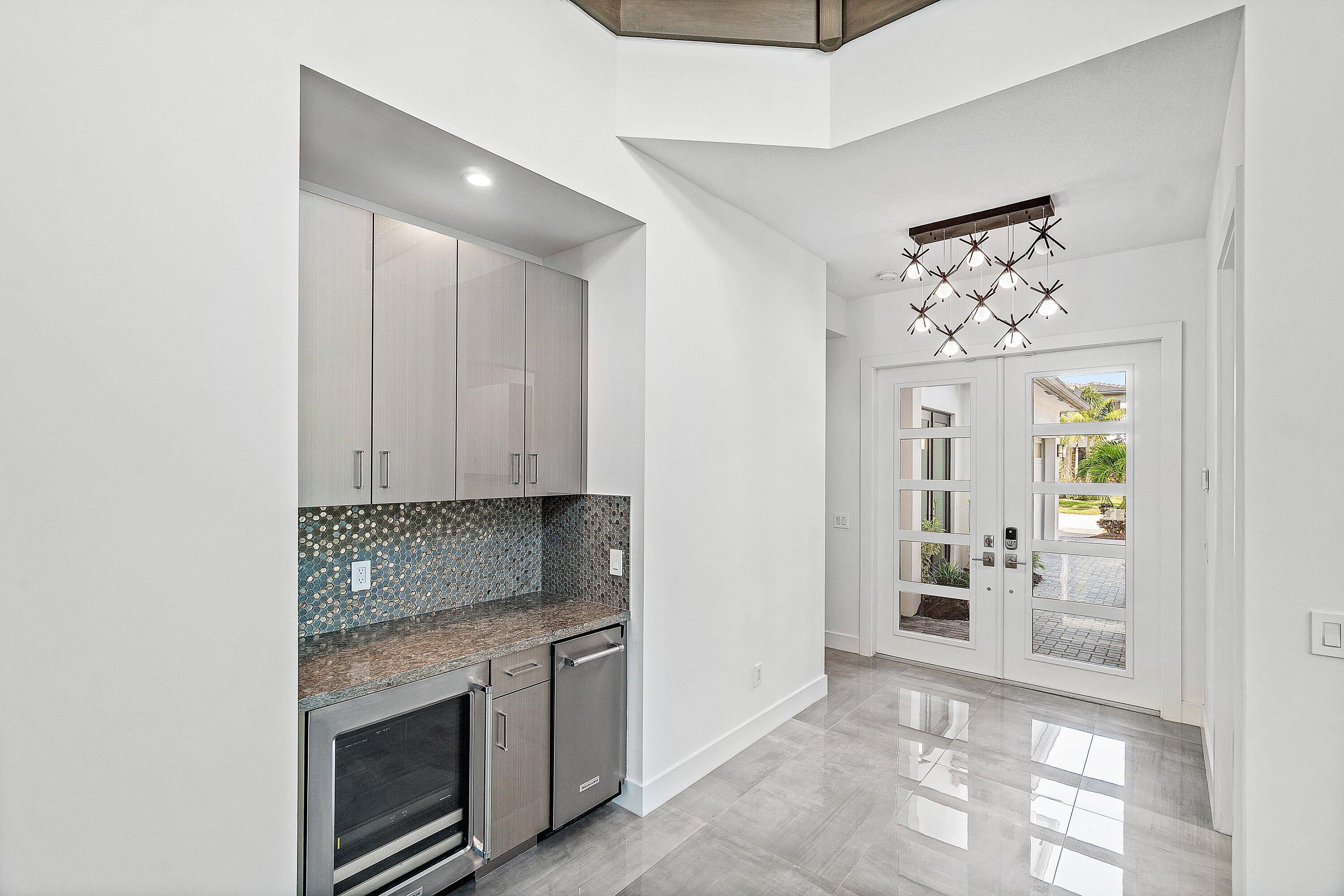 9006 Dulcetto Court