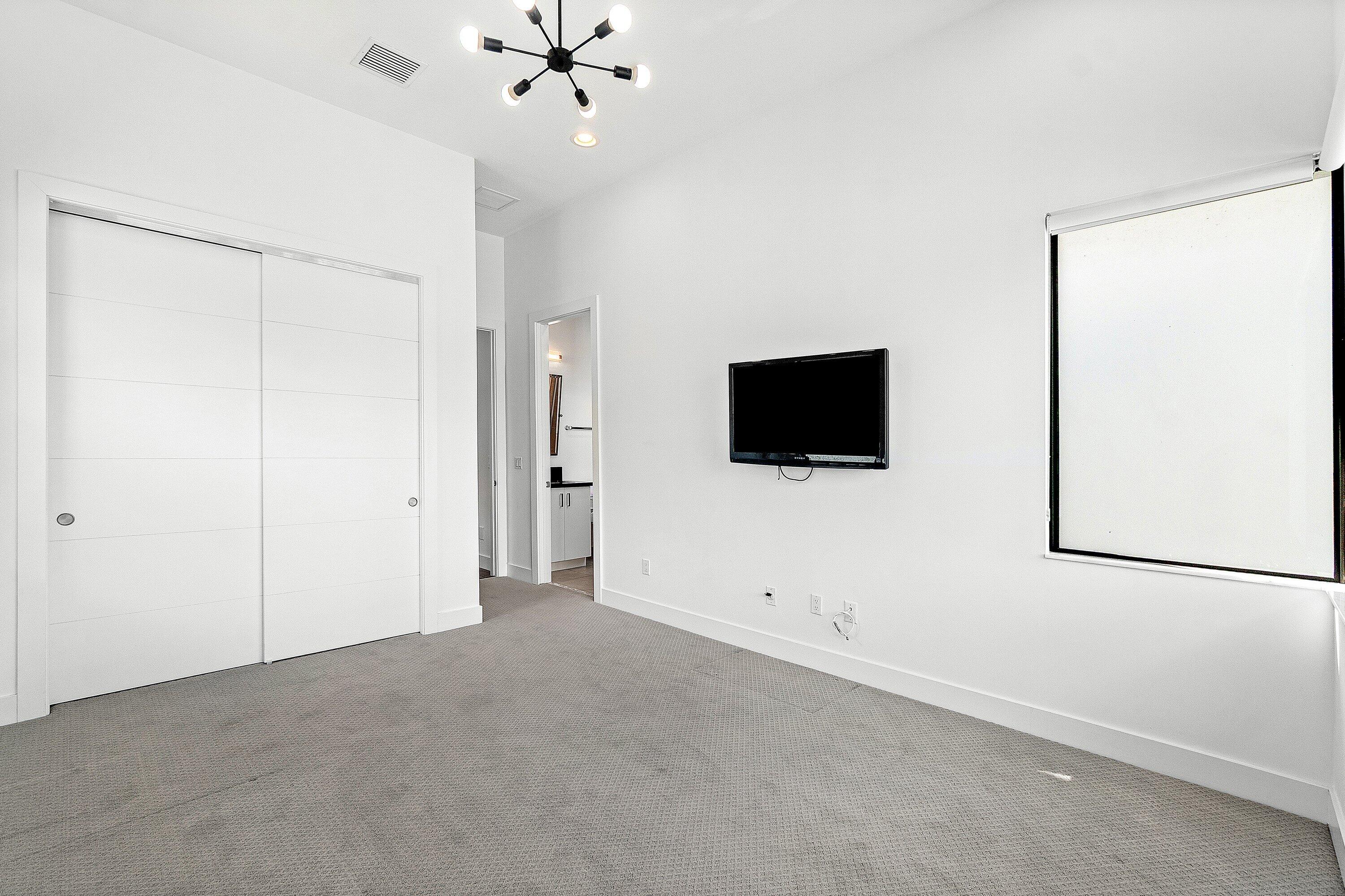 9006 Dulcetto Court