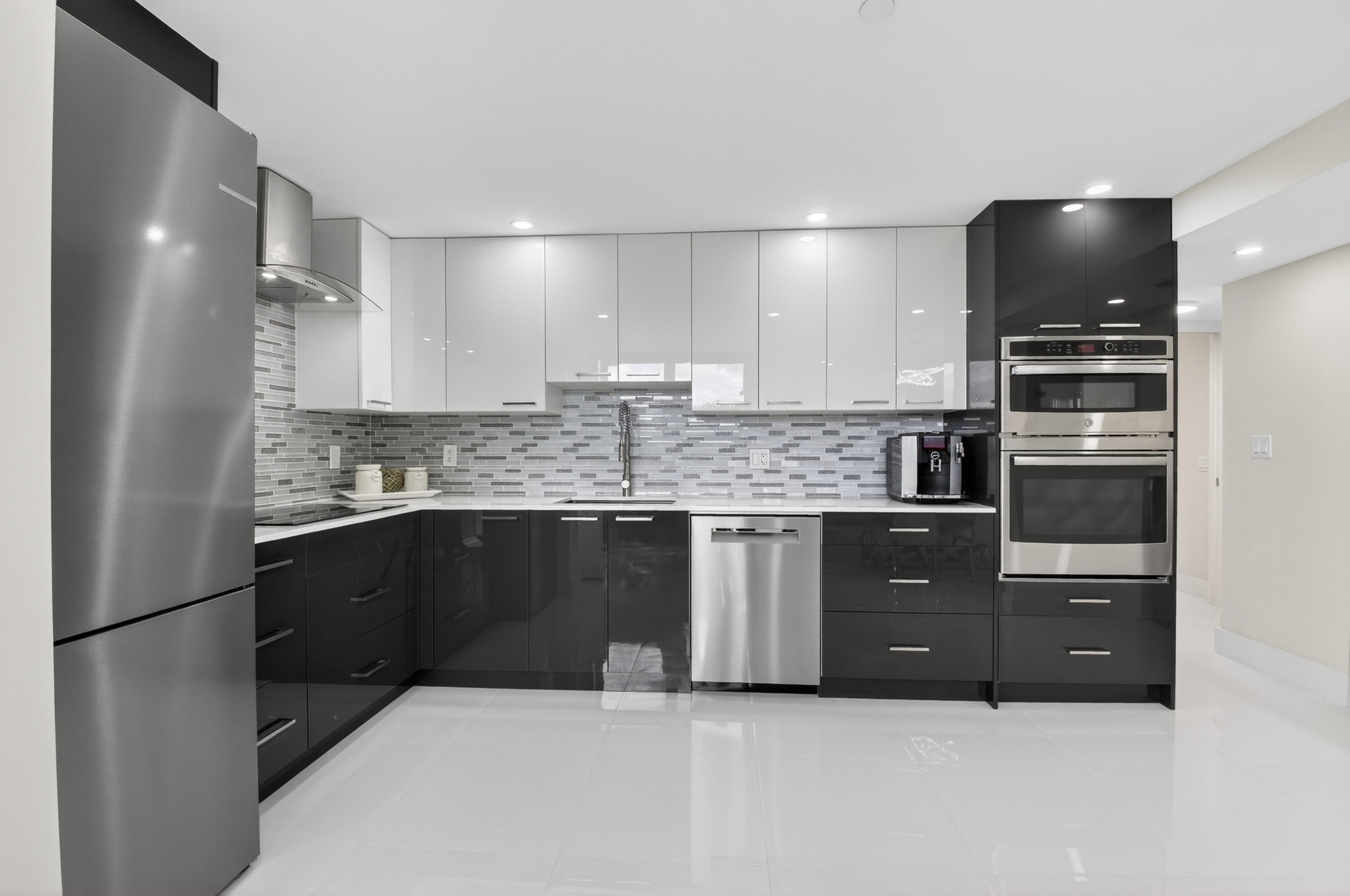 7835 Lakeside Boulevard 925