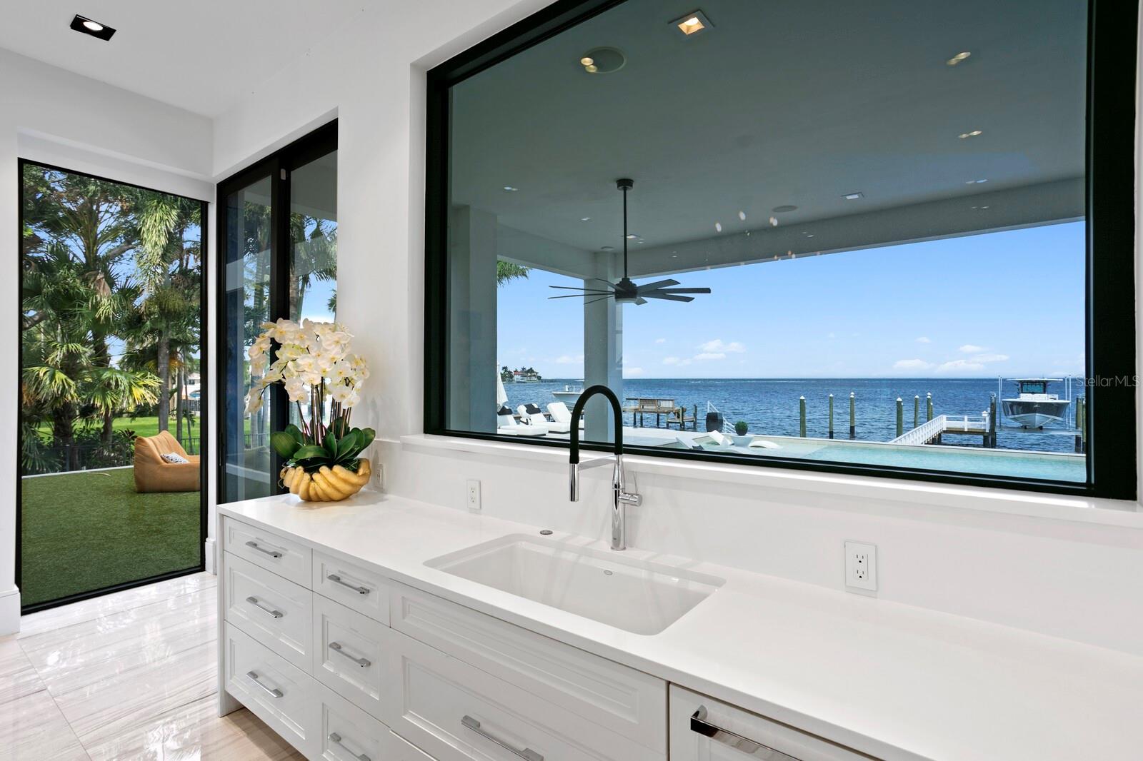 4611 BAYSHORE BLVD NE