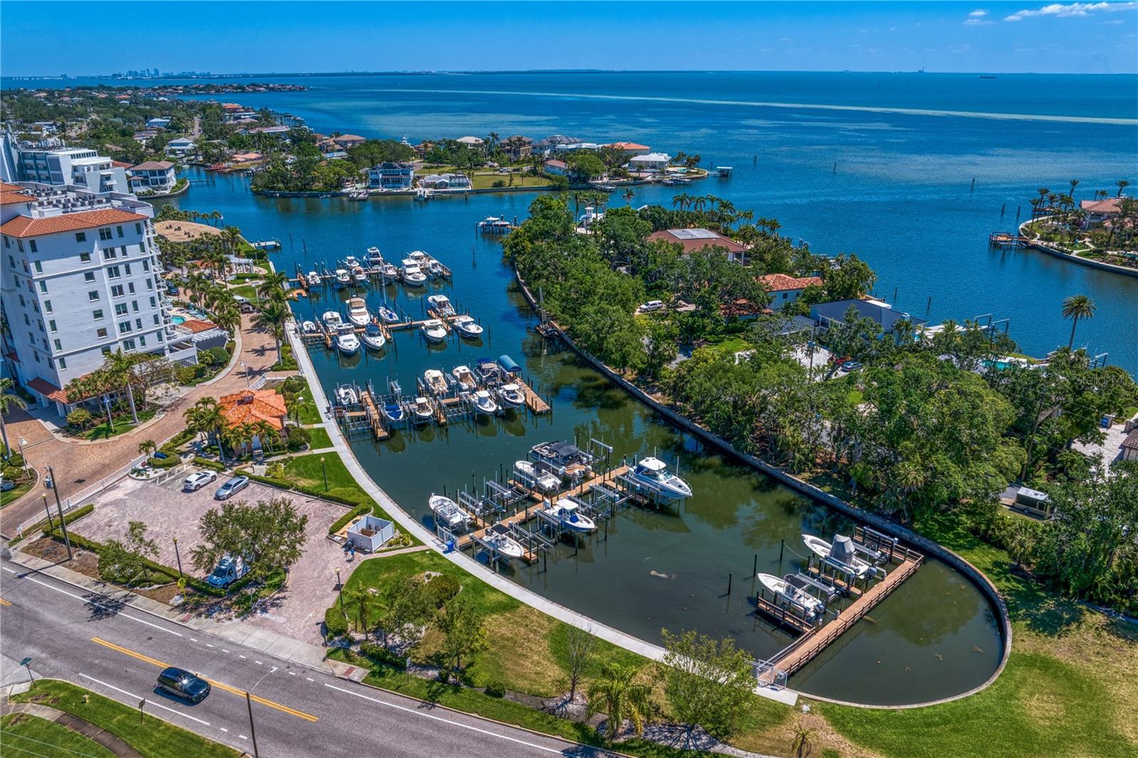 1325 SNELL ISLE BLVD NE #911