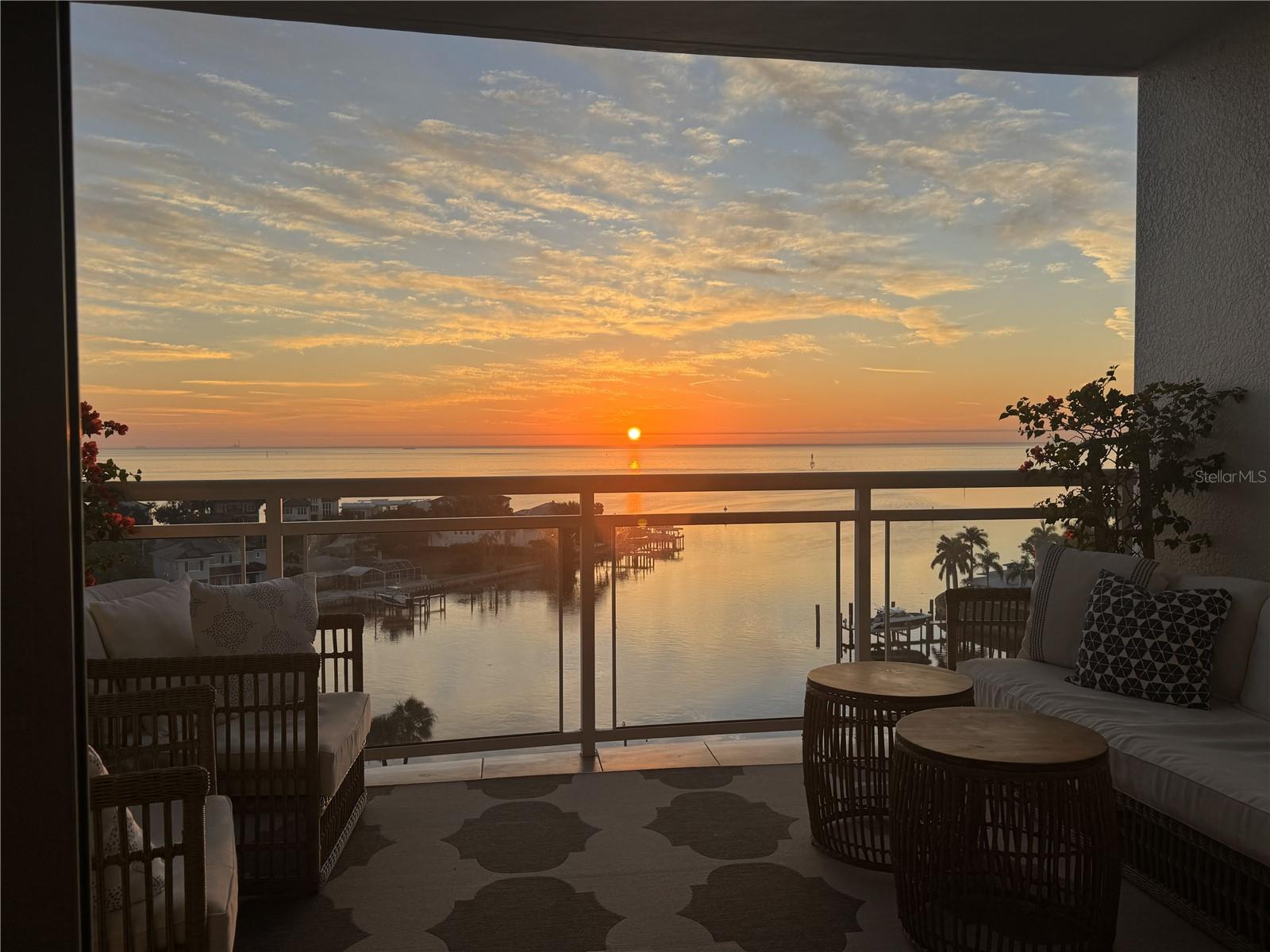 1325 SNELL ISLE BLVD NE #911