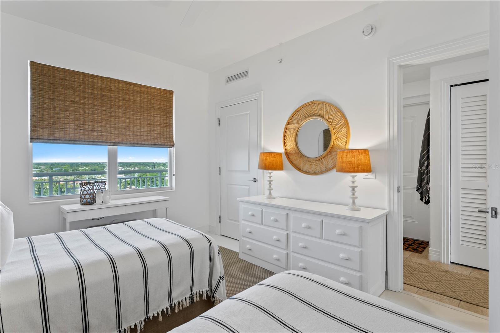 1325 SNELL ISLE BLVD NE #911