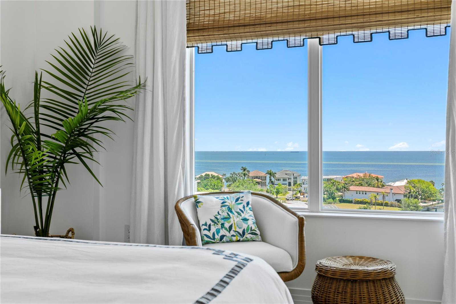 1325 SNELL ISLE BLVD NE #911