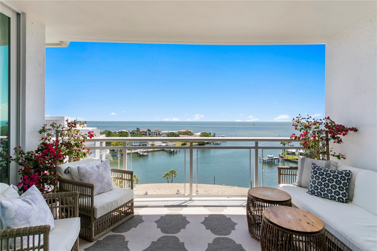 1325 SNELL ISLE BLVD NE #911