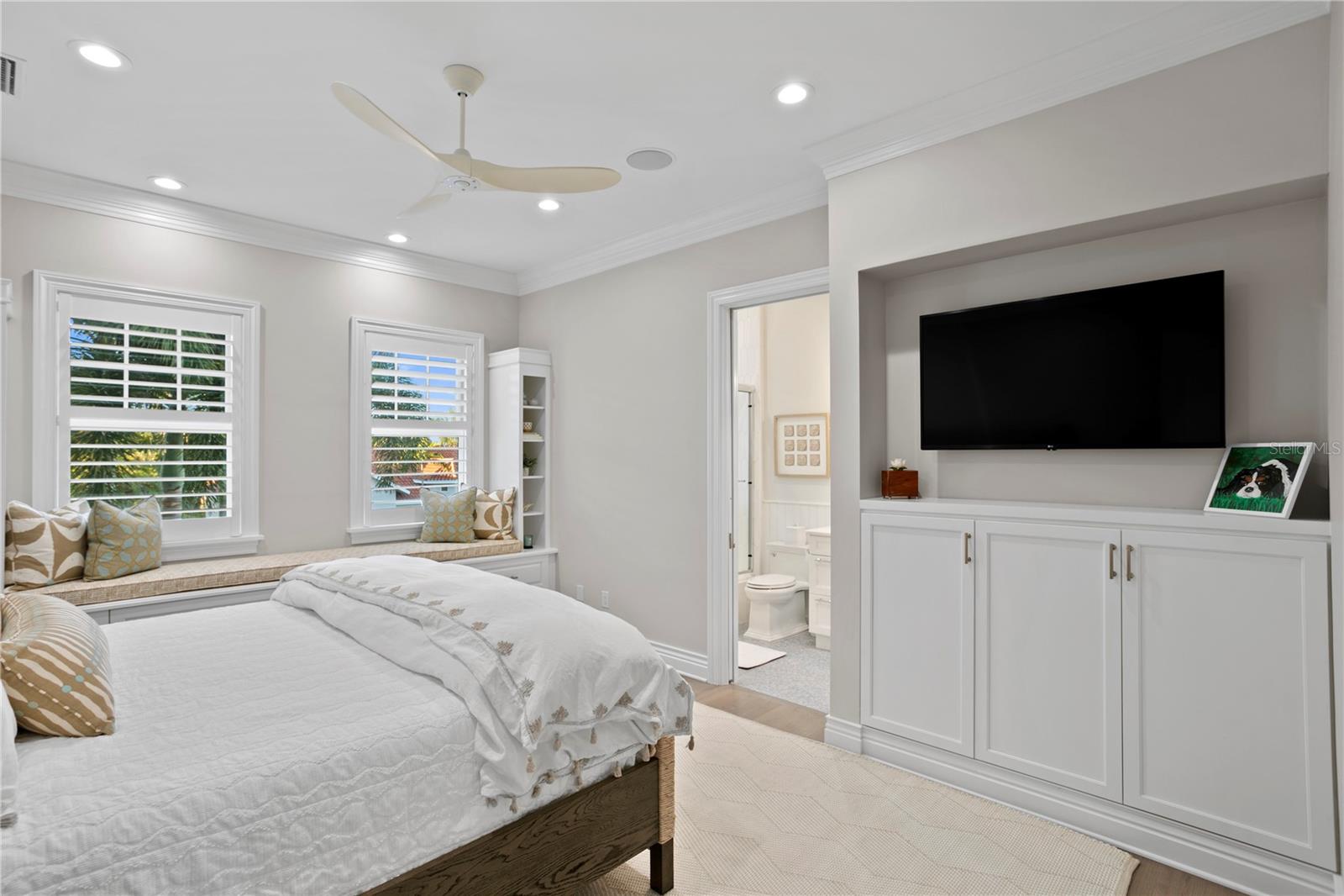 2030 CAROLINA AVE NE