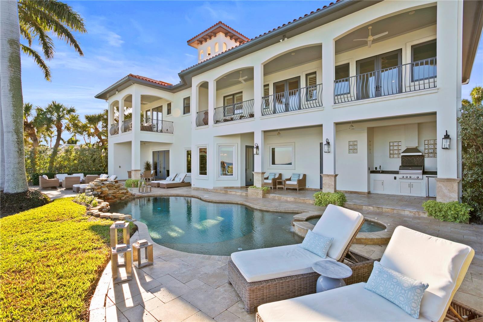 2030 CAROLINA AVE NE