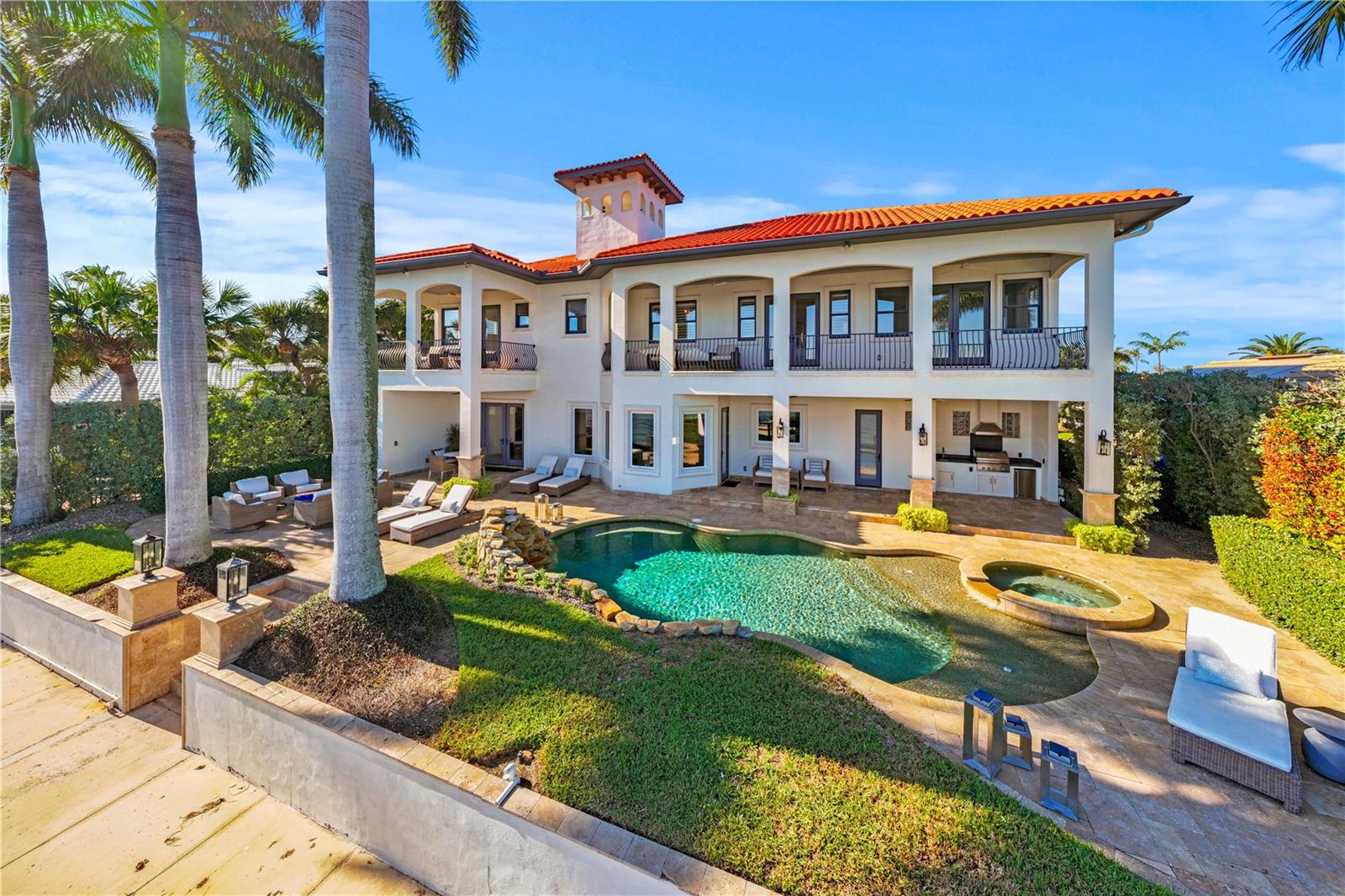 2030 CAROLINA AVE NE