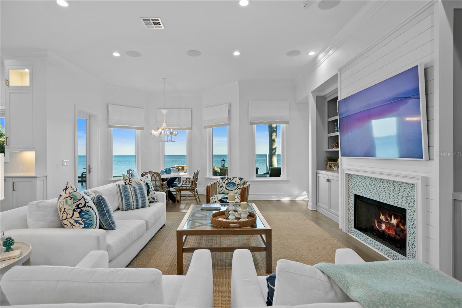 2030 CAROLINA AVE NE