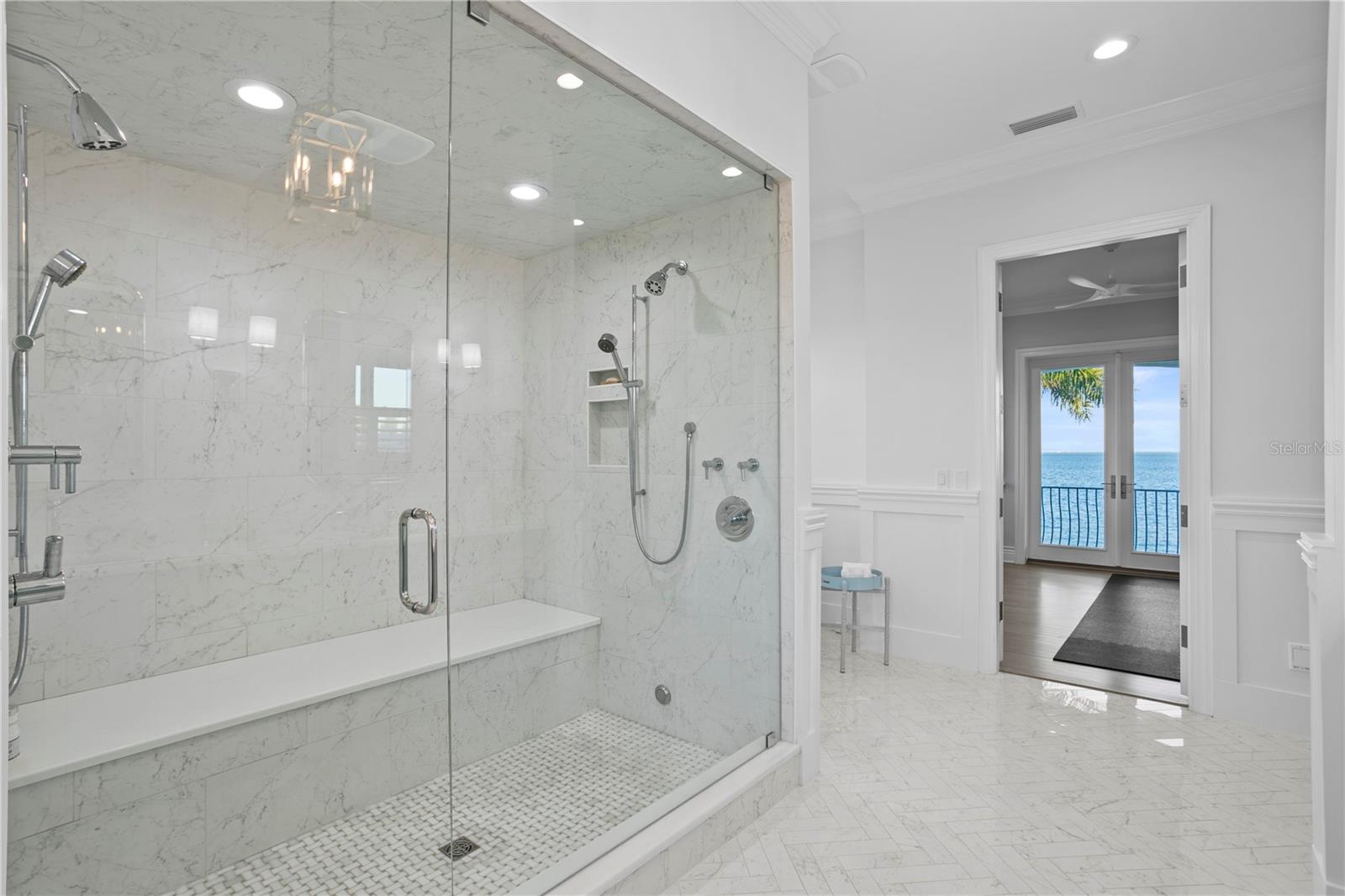 2030 CAROLINA AVE NE