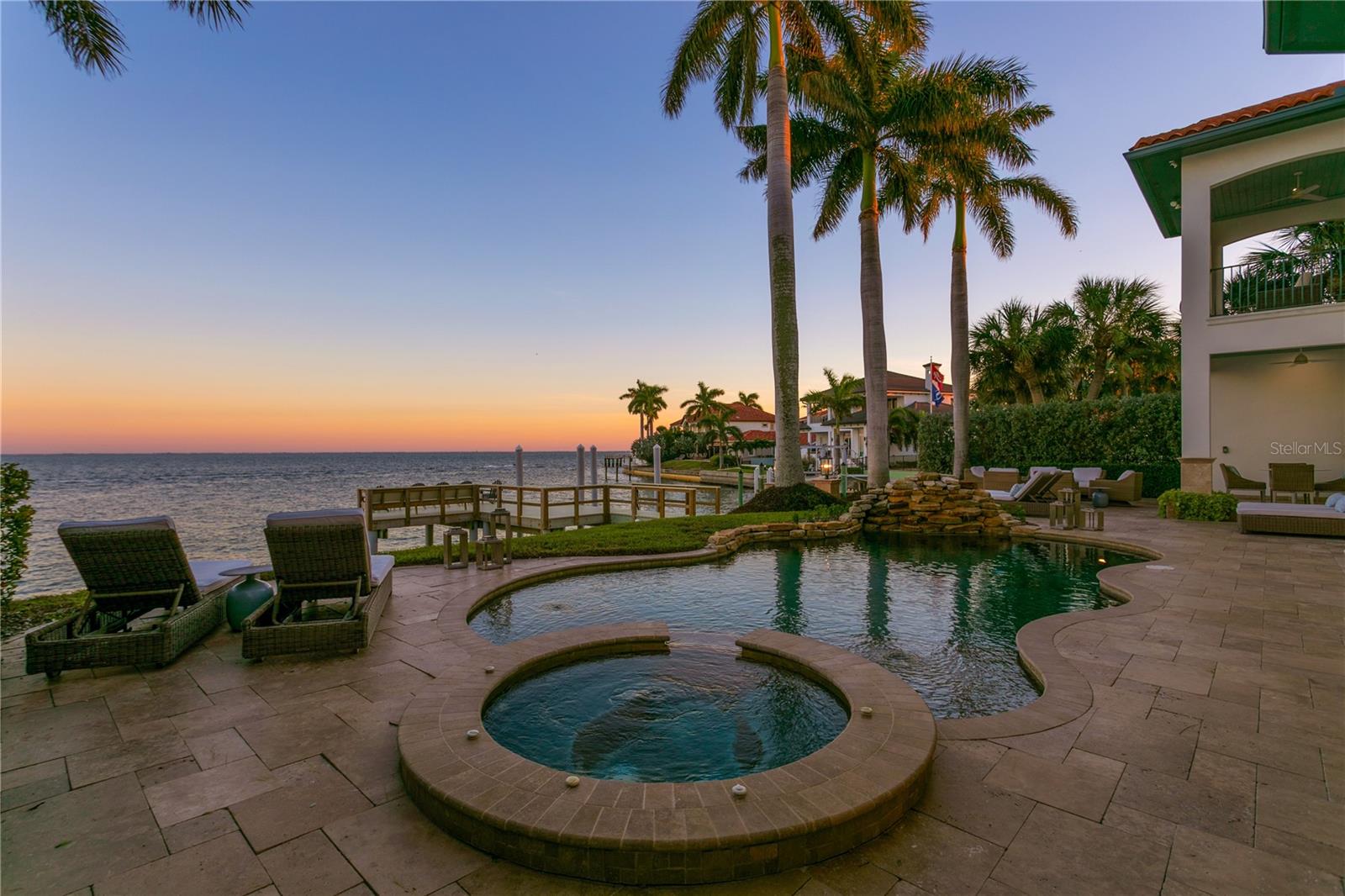 2030 CAROLINA AVE NE