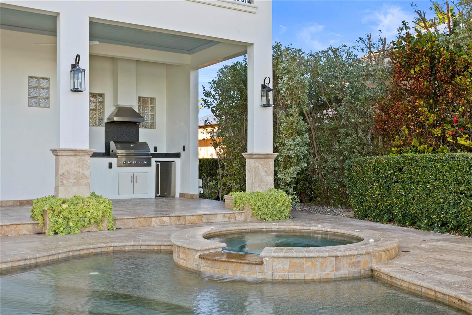 2030 CAROLINA AVE NE