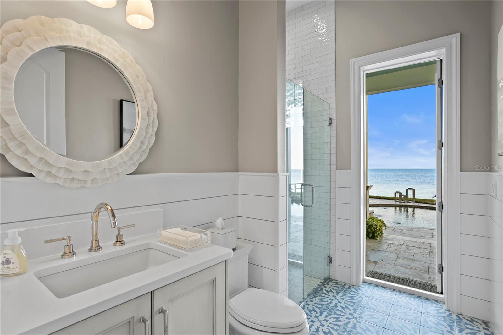 2030 CAROLINA AVE NE