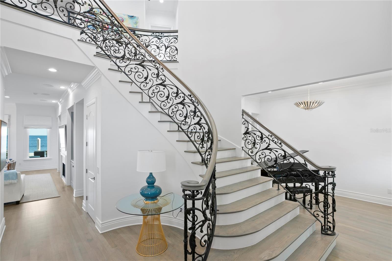 2030 CAROLINA AVE NE