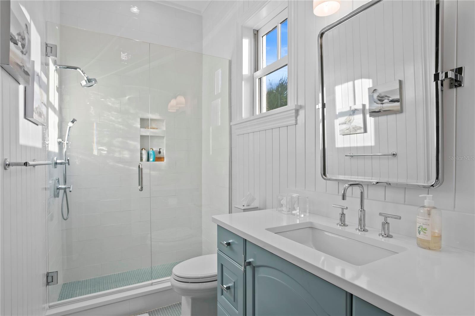 2030 CAROLINA AVE NE